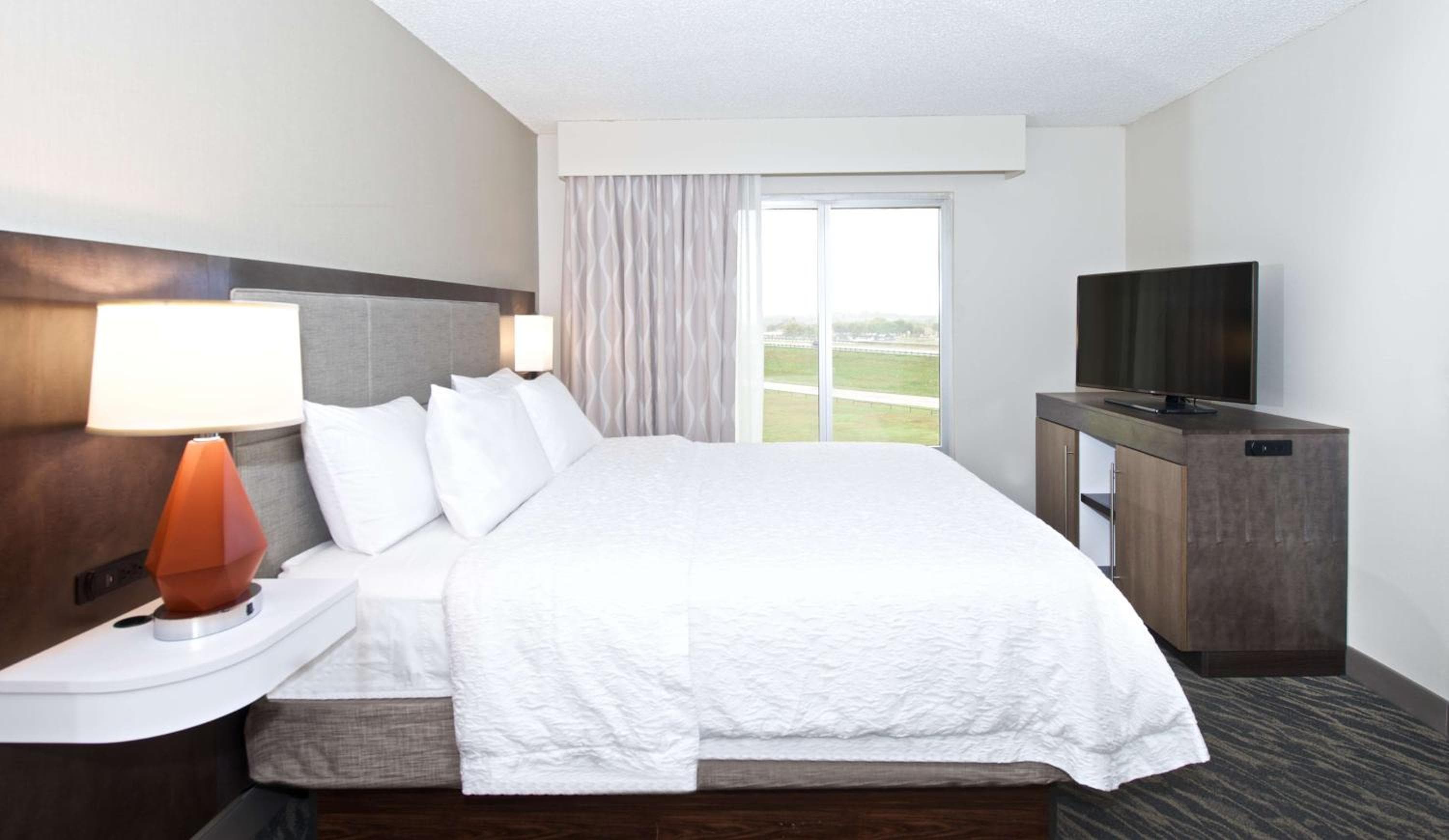 Hampton Inn & Suites N Ft Worth-Alliance Airport