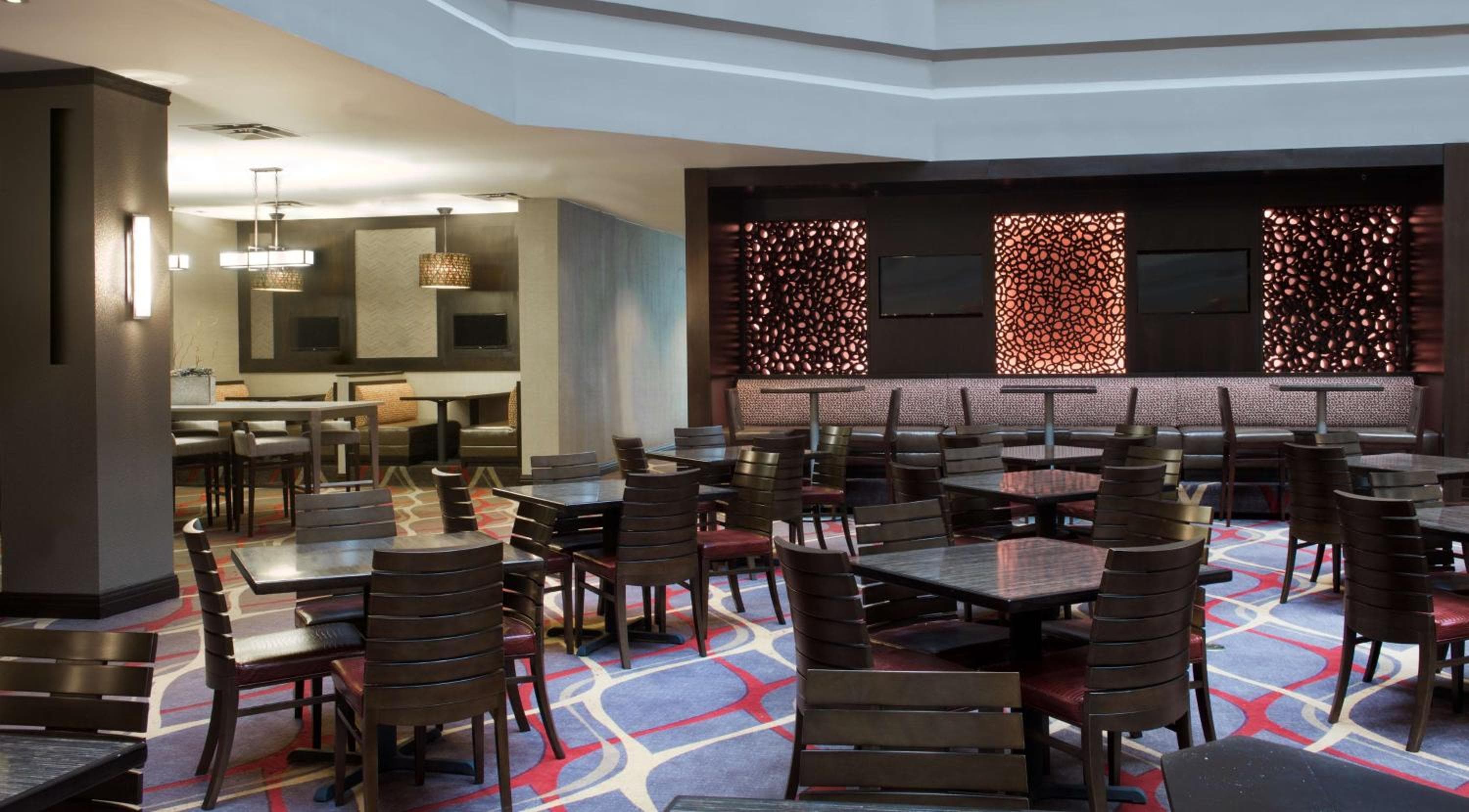 Embassy Suites by Hilton Dulles Airport