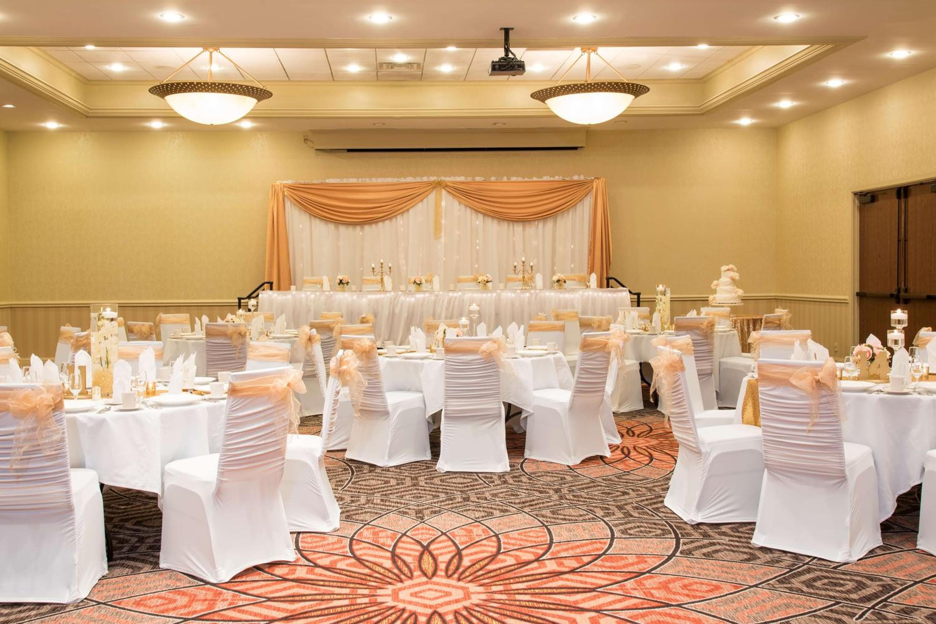 DoubleTree by Hilton Hotel Grand Rapids Airport