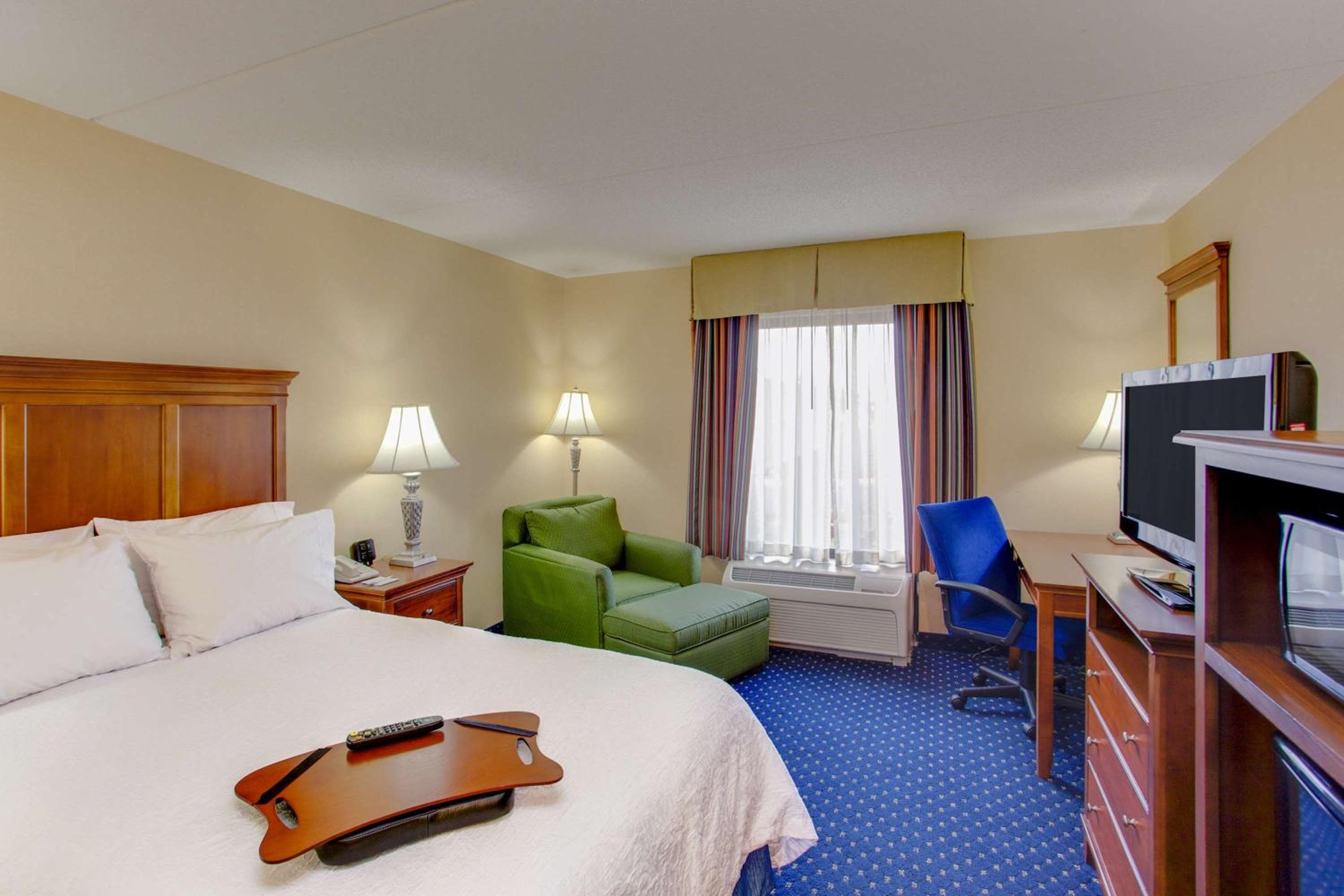 Hampton Inn and Suites Fredericksburg South