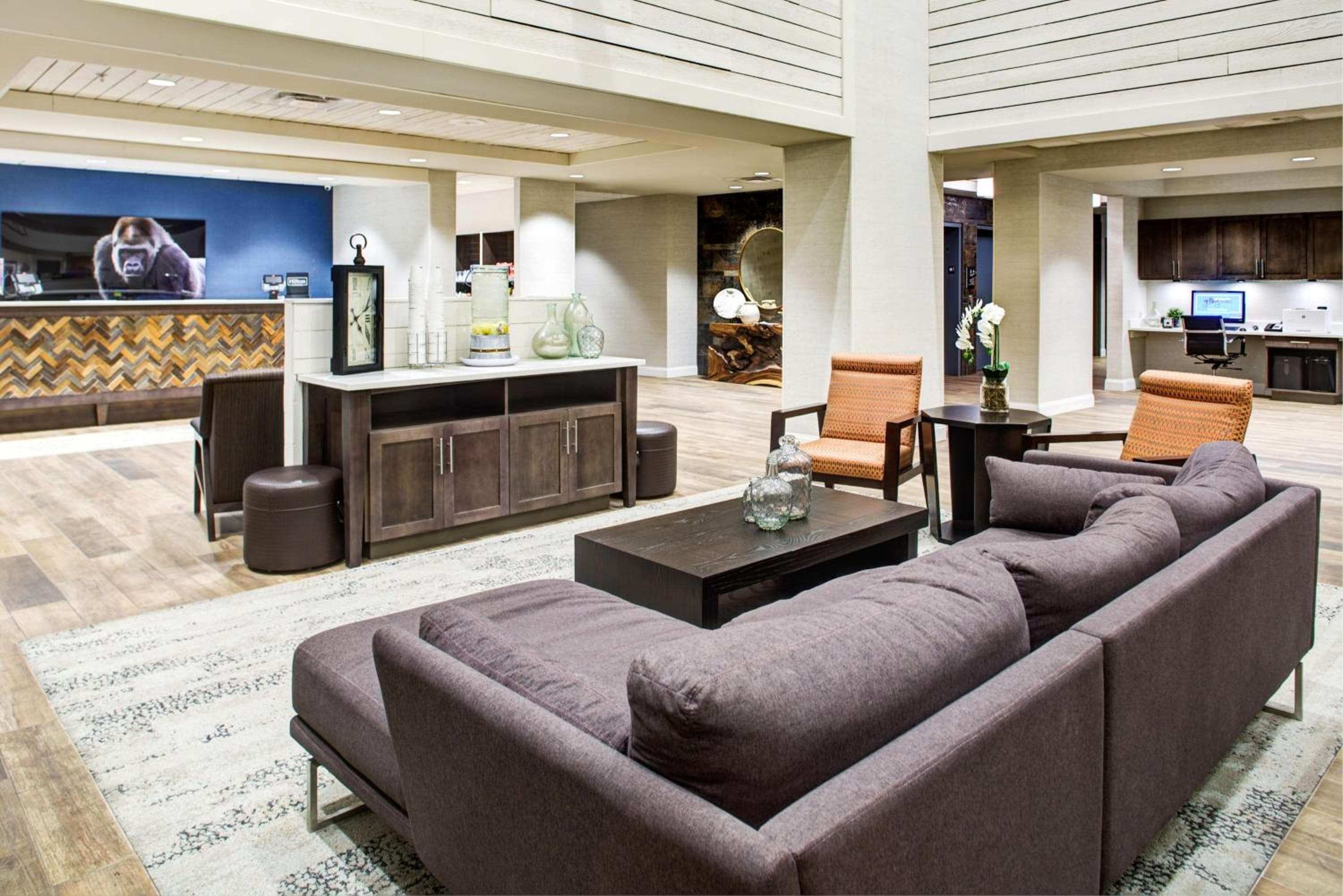 Hampton Inn & Suites by Hilton Pittsburg Kansas Crossing Casino near PSU
