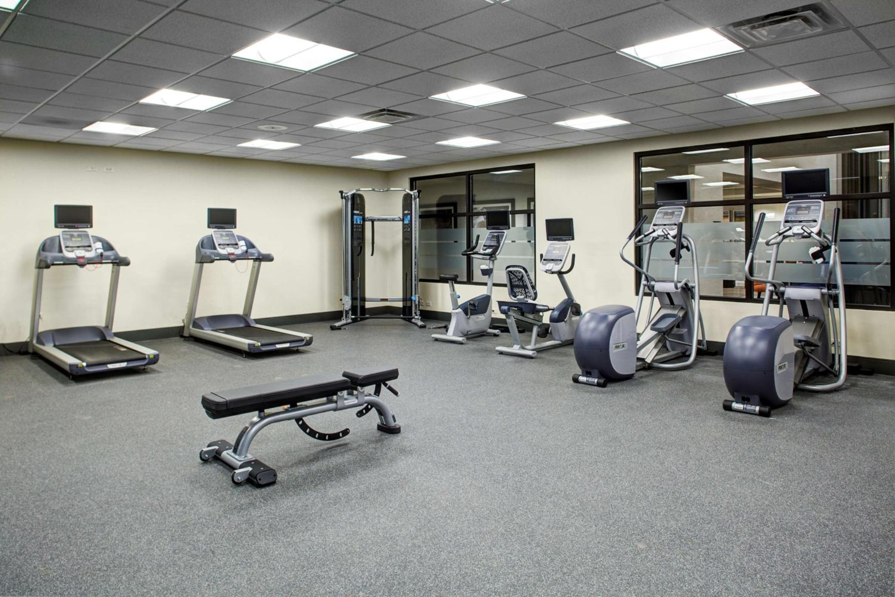 Hampton Inn & Suites by Hilton Pittsburg Kansas Crossing Casino near PSU