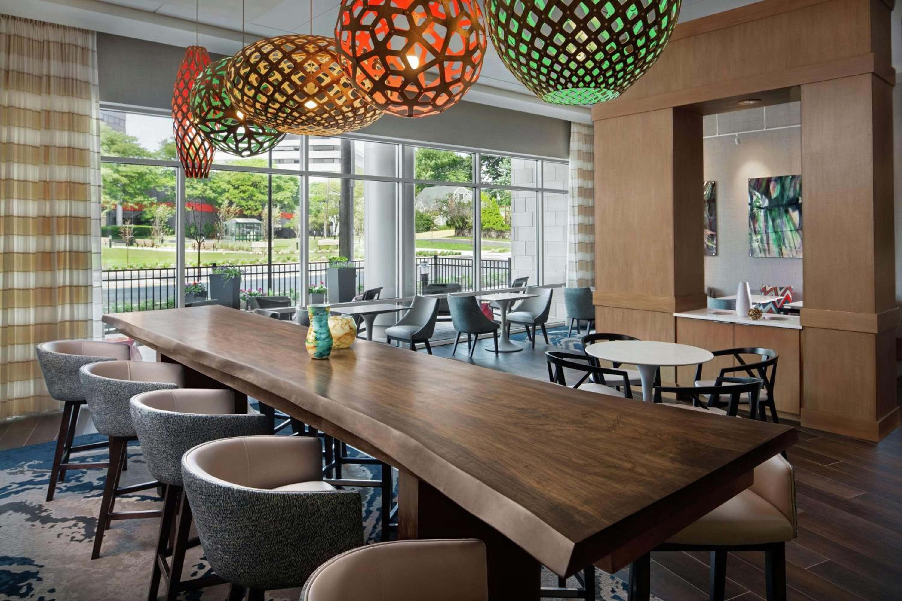 Hampton Inn & Suites Teaneck/Glenpointe