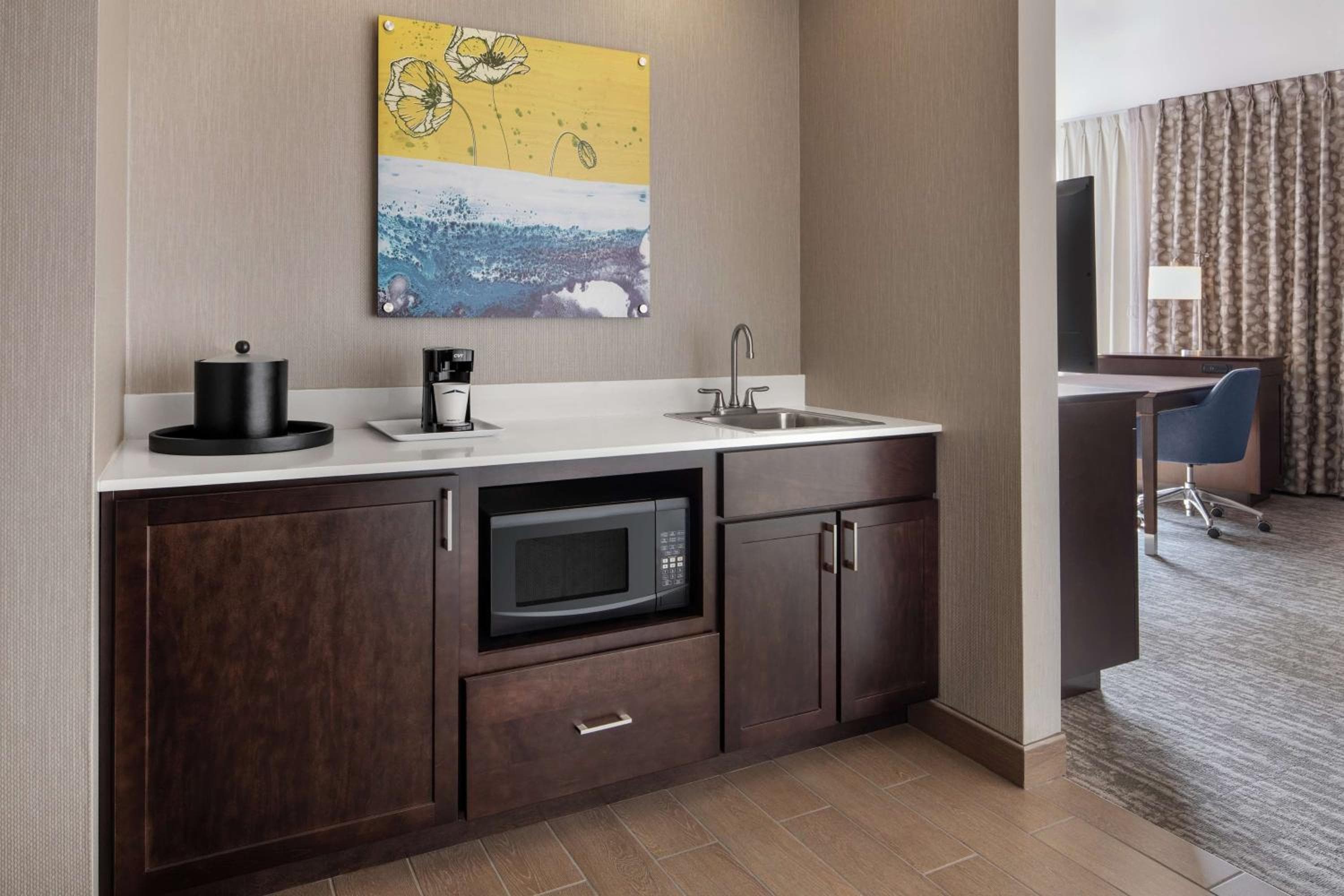 Hampton Inn & Suites Teaneck/Glenpointe