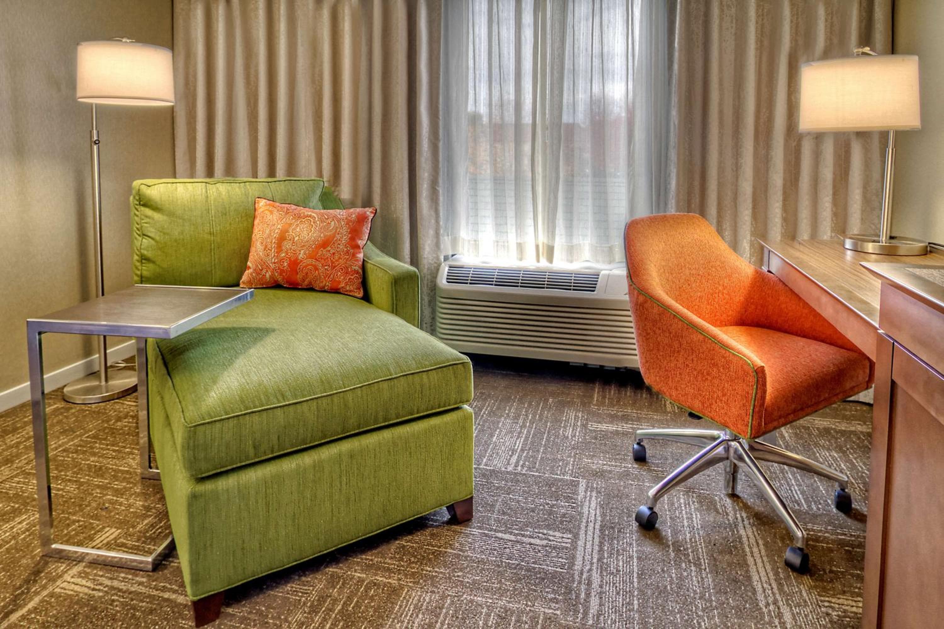 Hampton Inn and Suites Asheville Airport