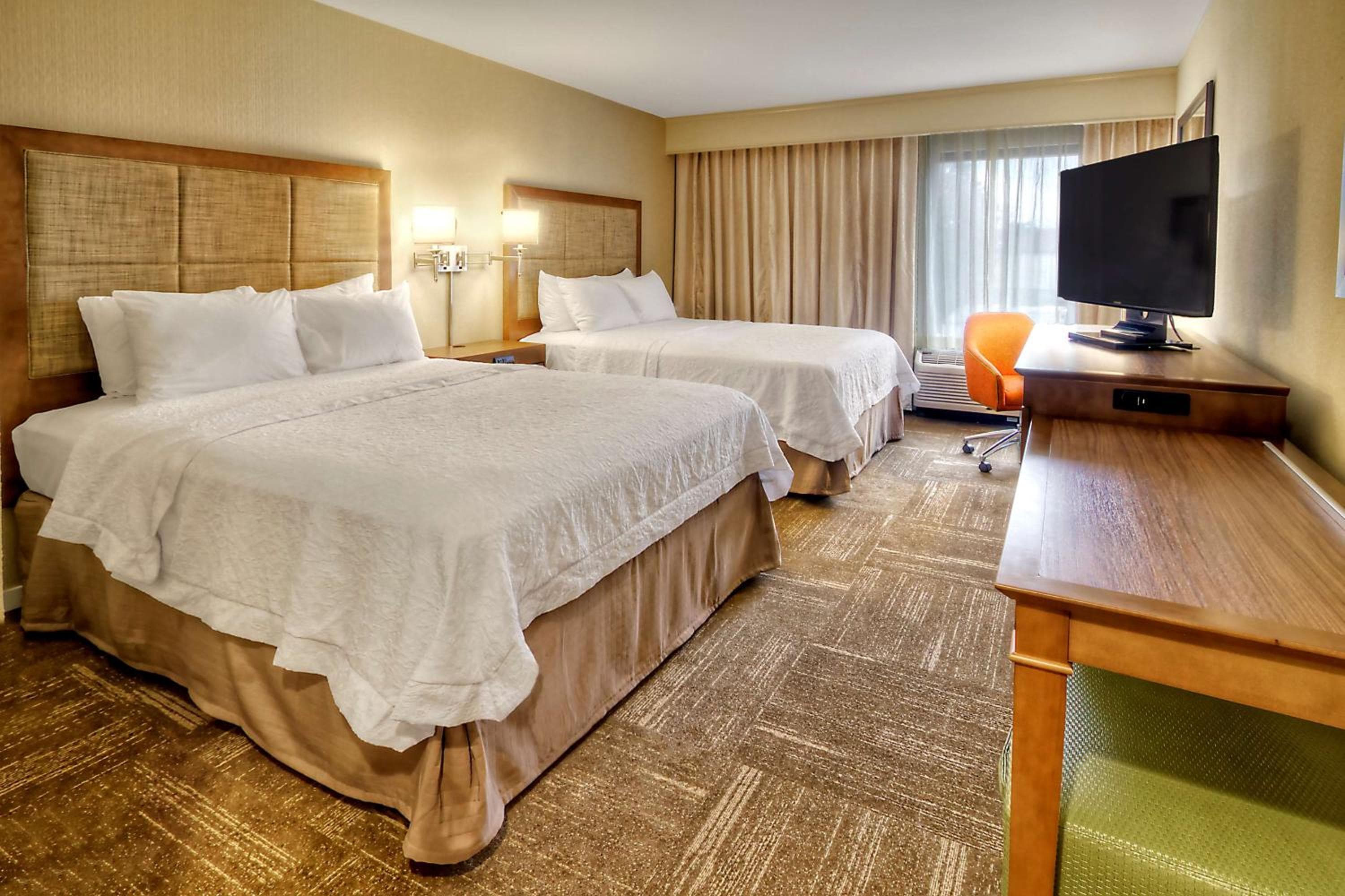 Hampton Inn and Suites Asheville Airport