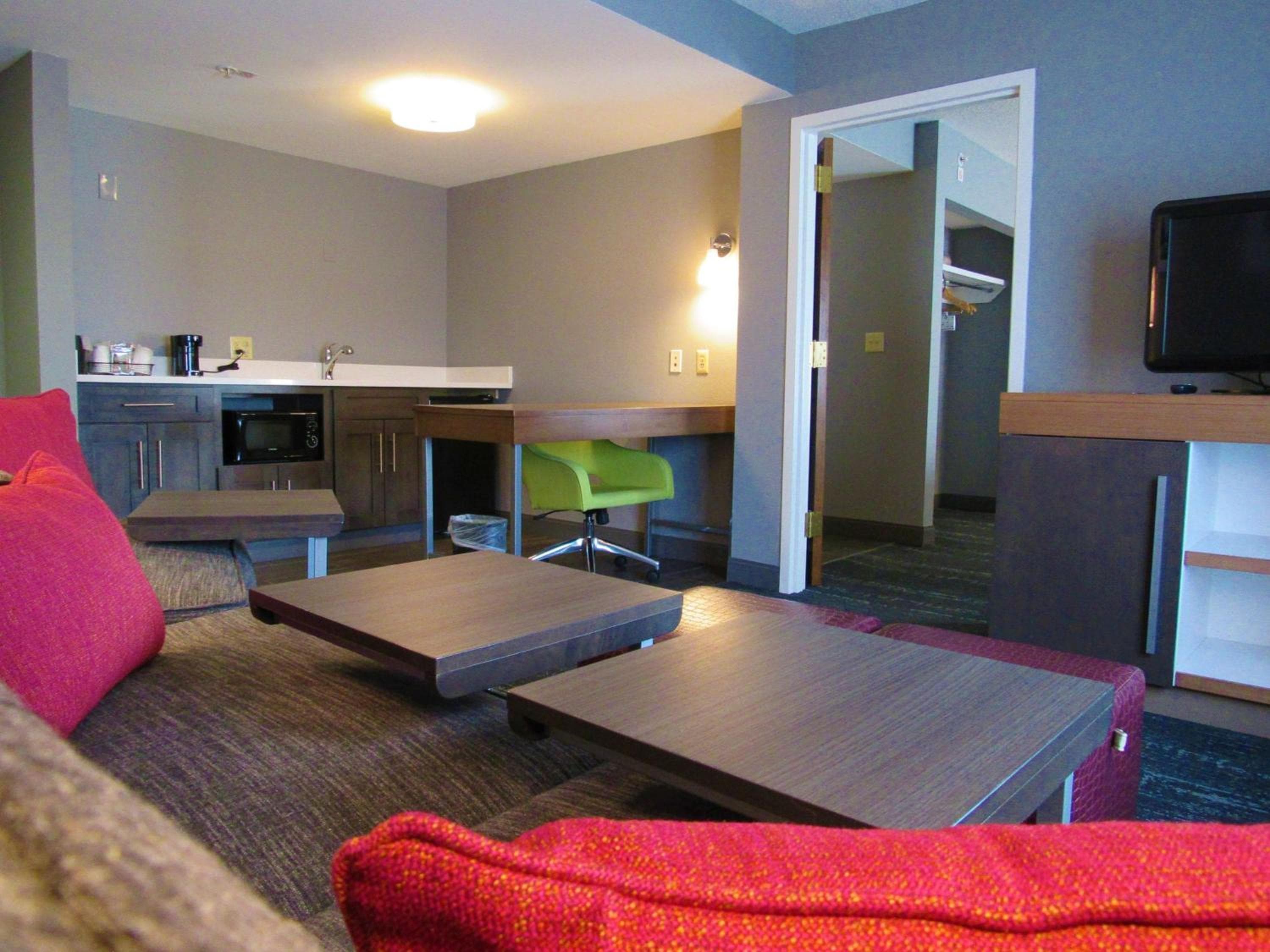 Hampton Inn & Suites Newtown