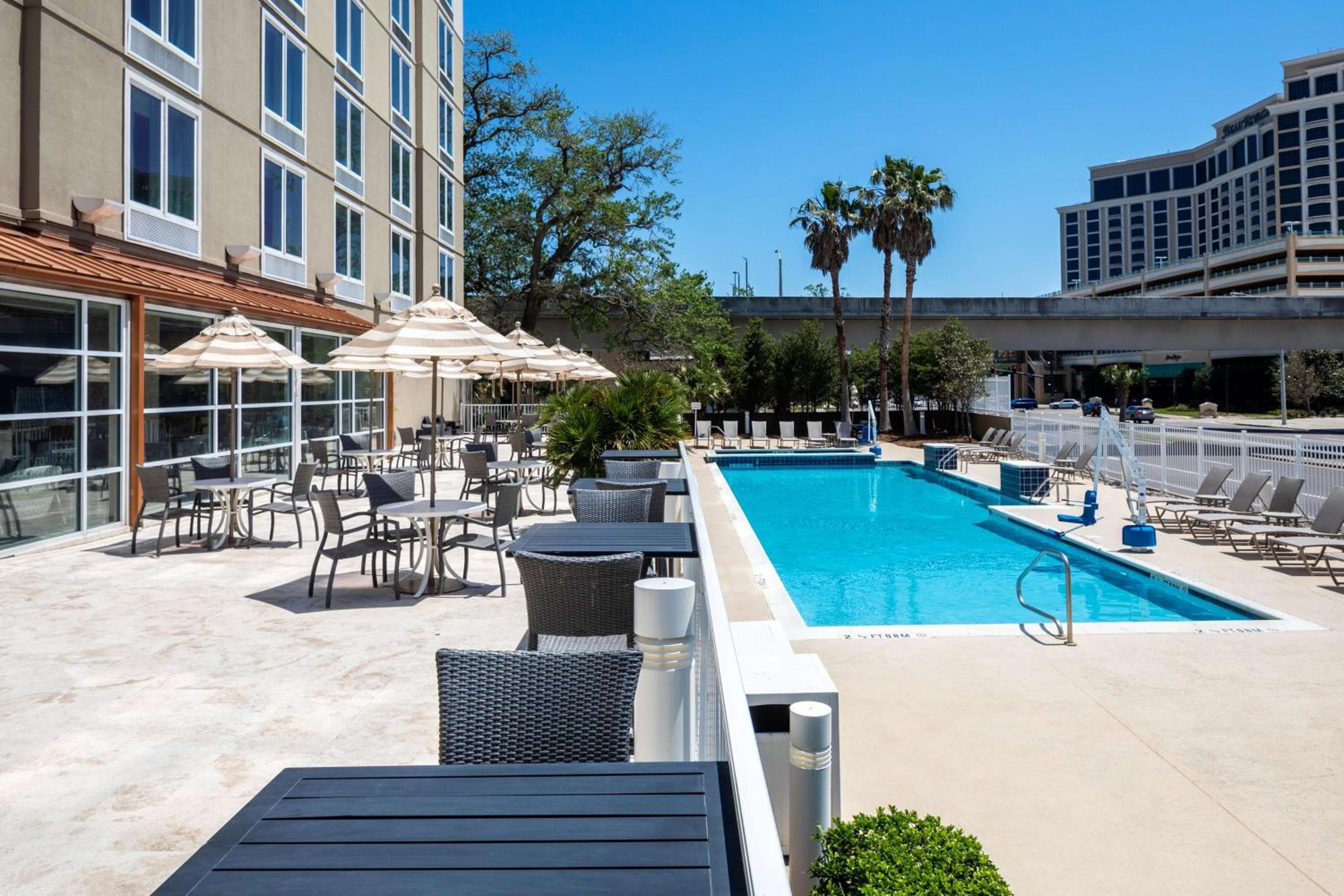 DoubleTree by Hilton Biloxi