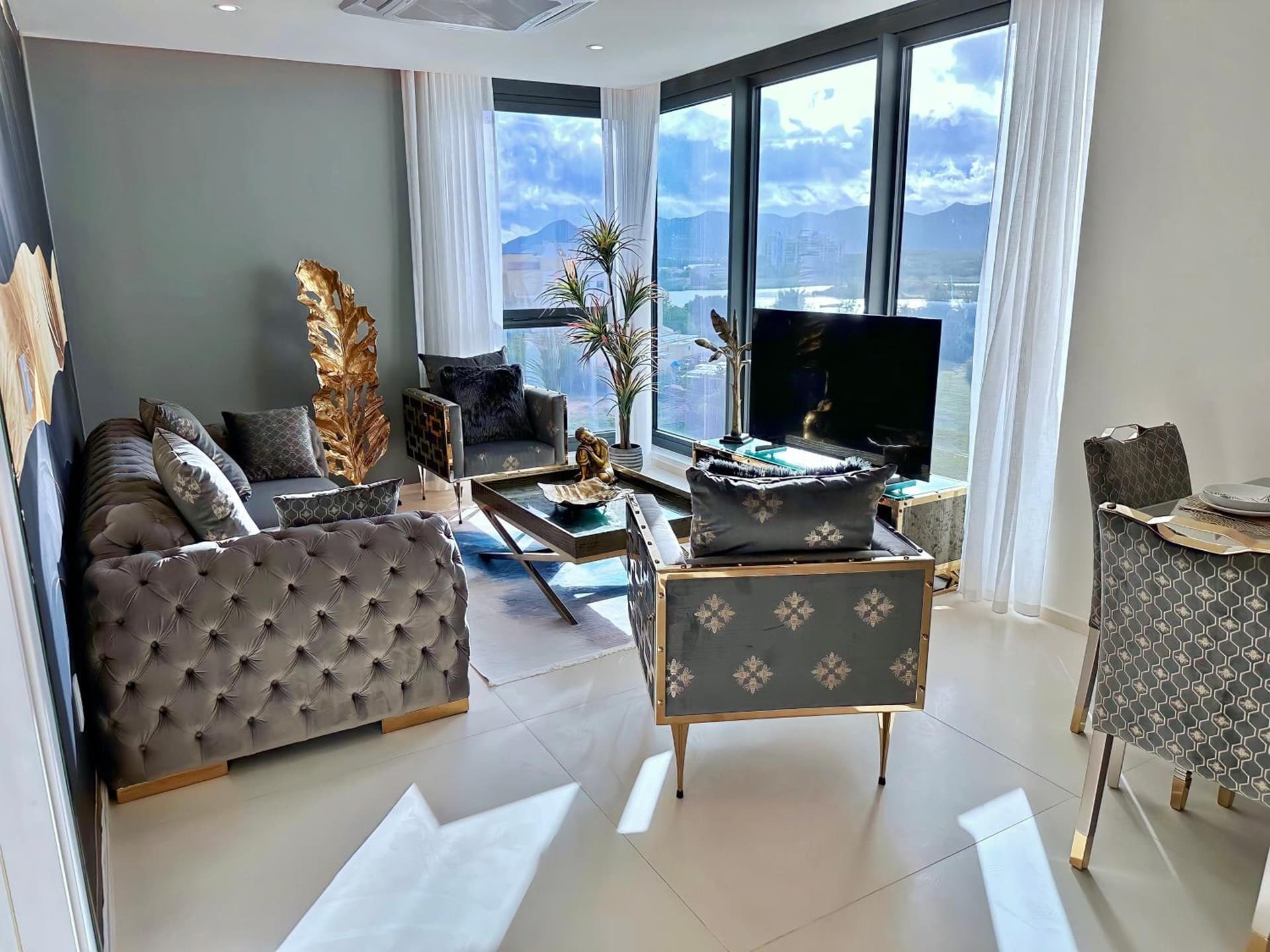 Mullet Bay Suites - Your Luxury Stay Awaits