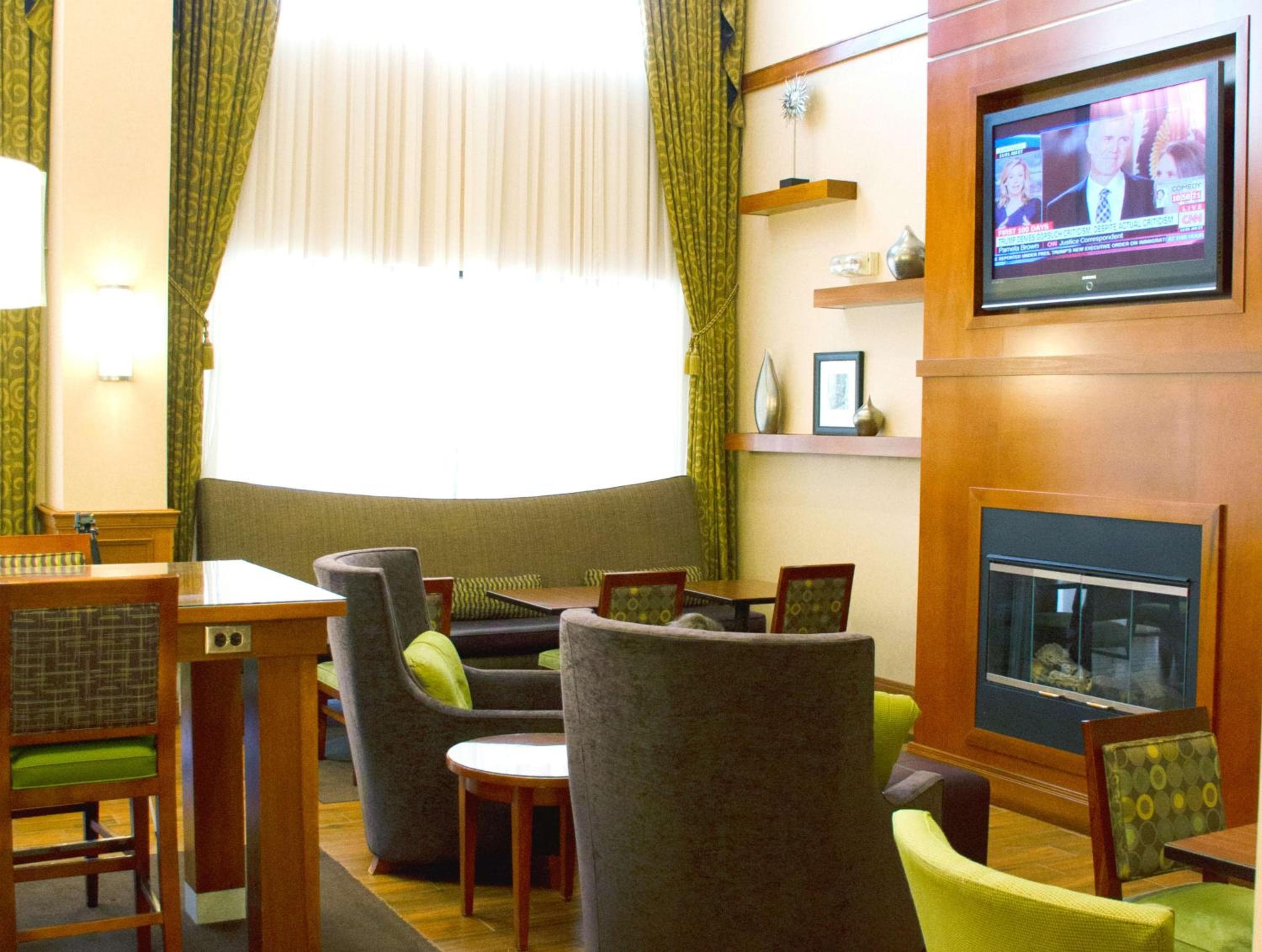 Hampton Inn & Suites College Station