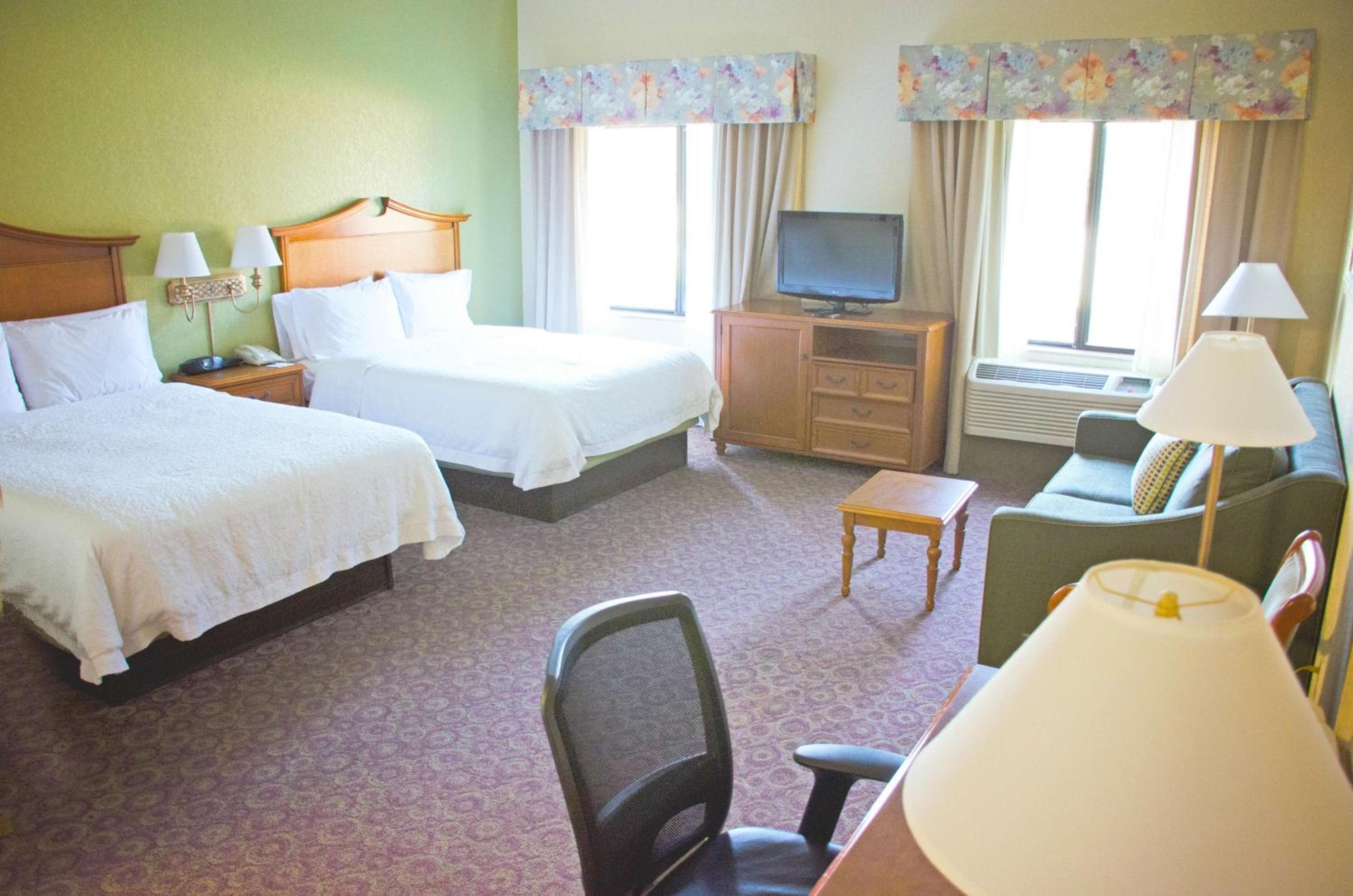 Hampton Inn & Suites College Station