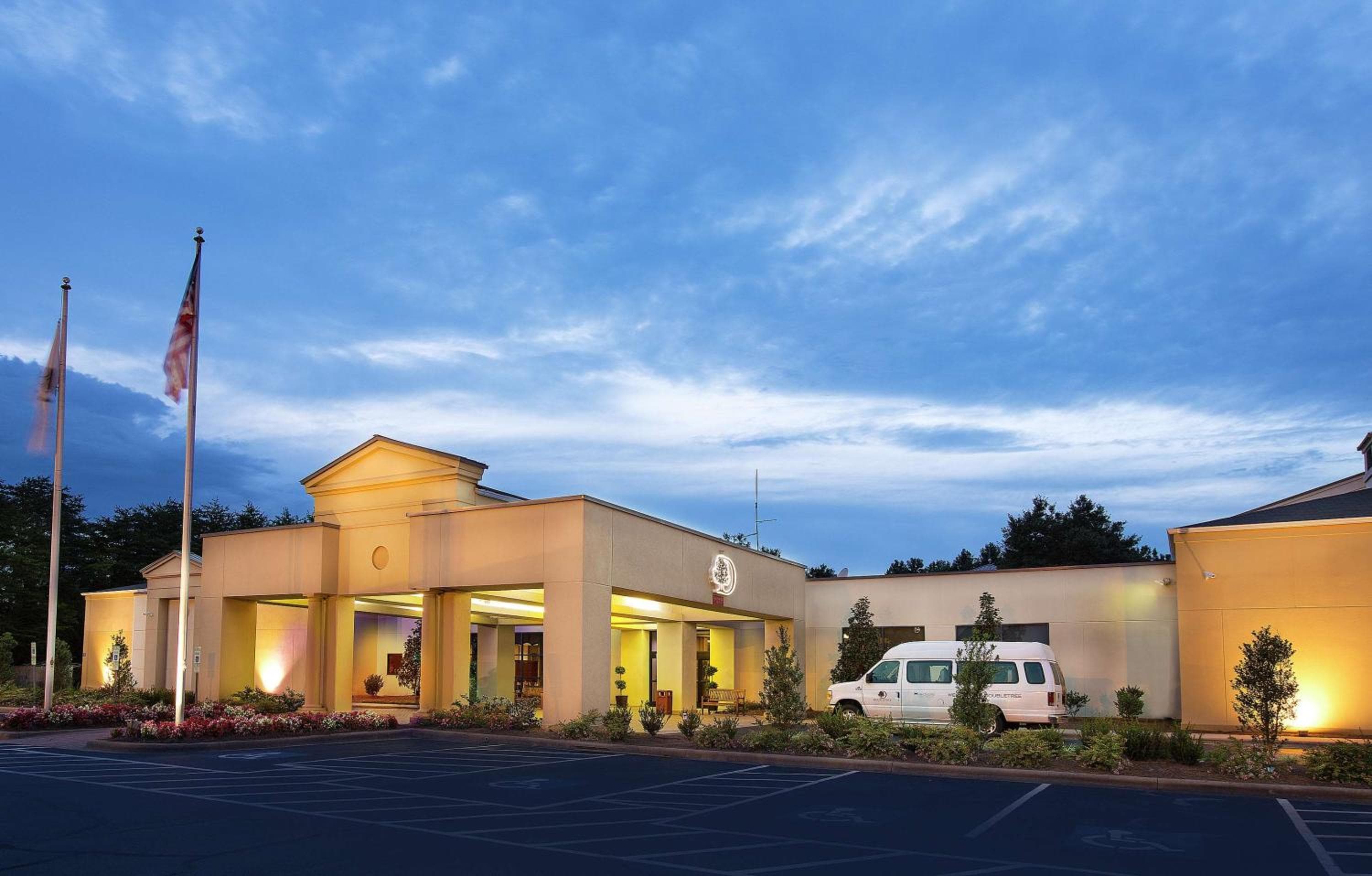 DoubleTree by Hilton Charlotte Airport