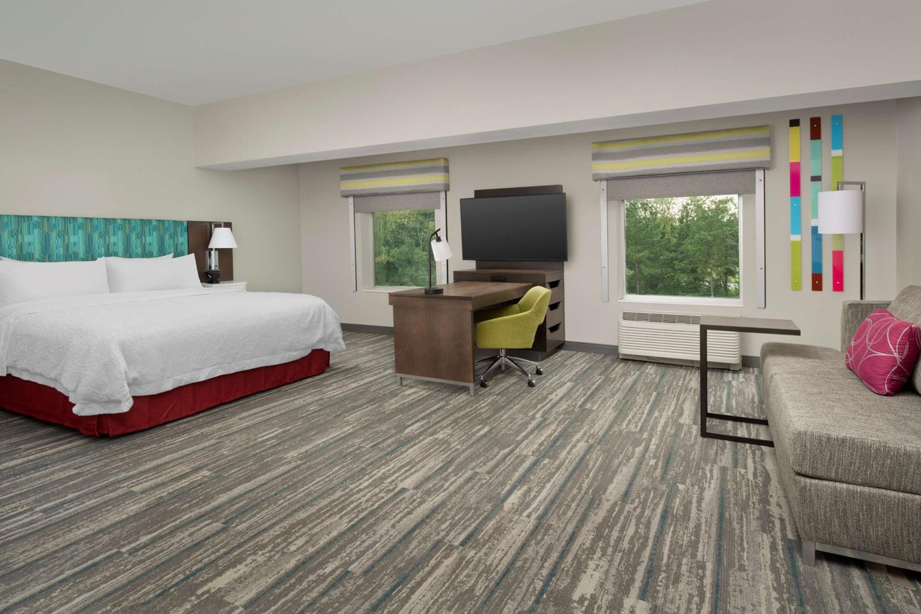 Hampton Inn & Suites Charlotte Airport Lake Pointe
