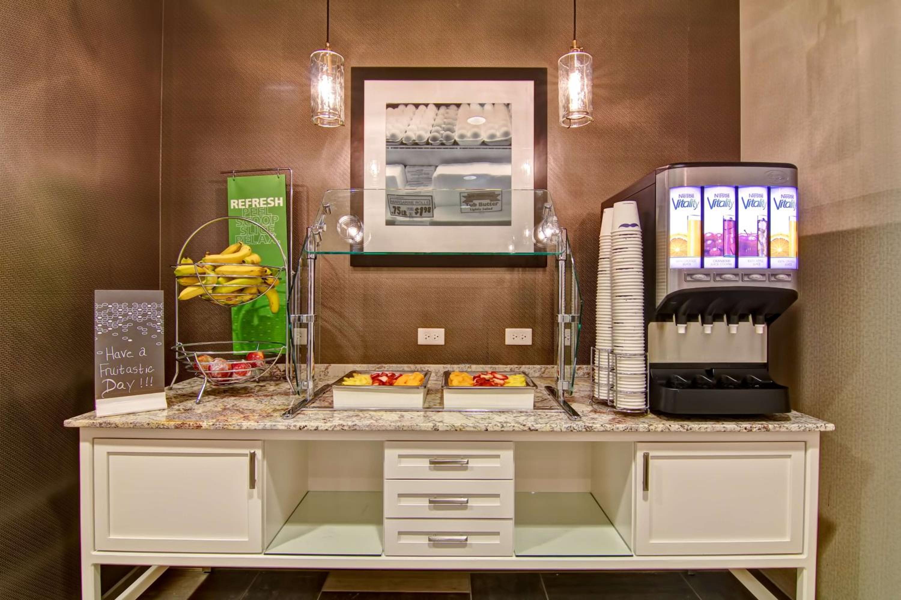 Hampton Inn and Suites Cincinnati - Downtown