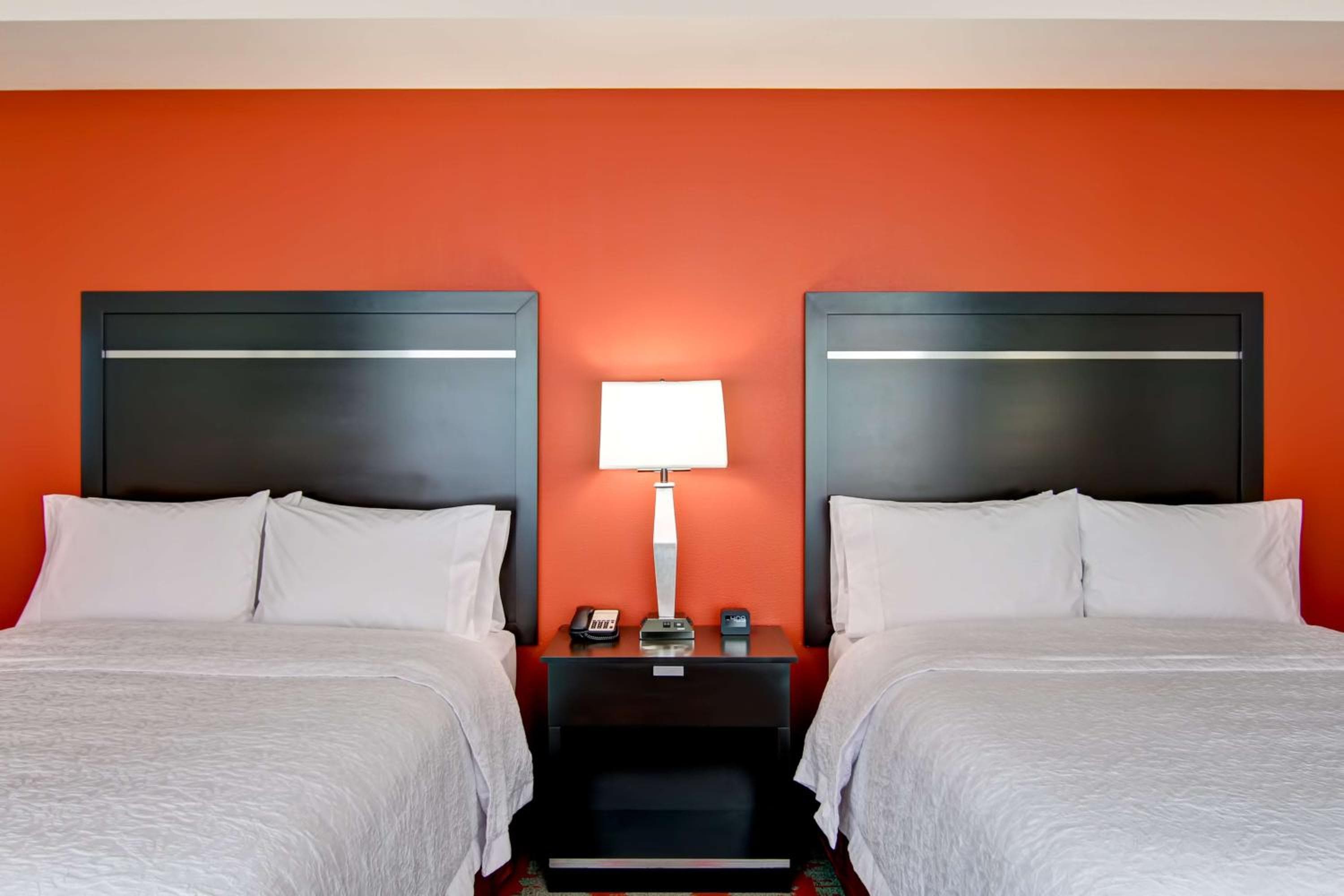 Hampton Inn and Suites Cincinnati - Downtown