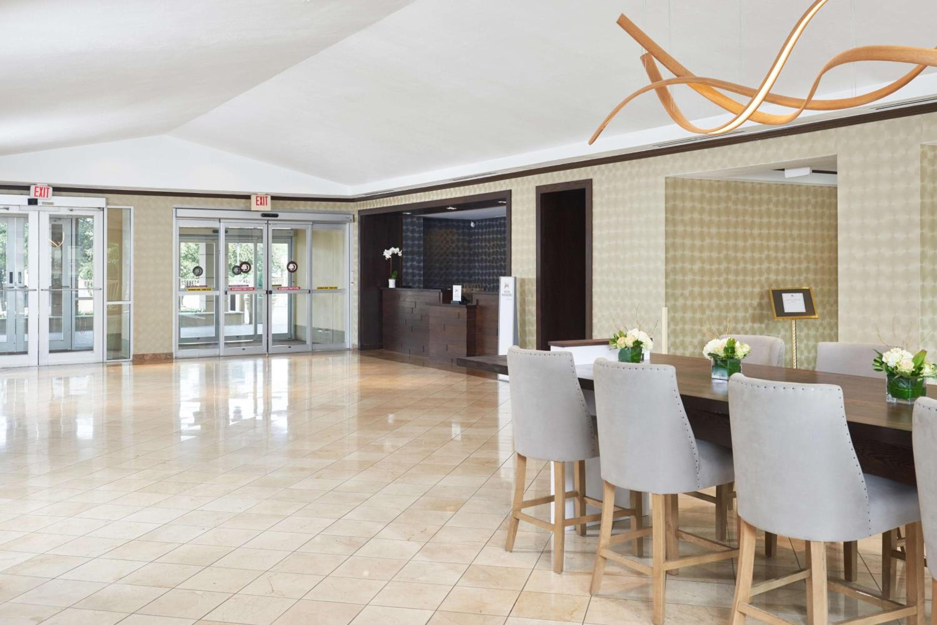 DoubleTree by Hilton Dallas Market Center