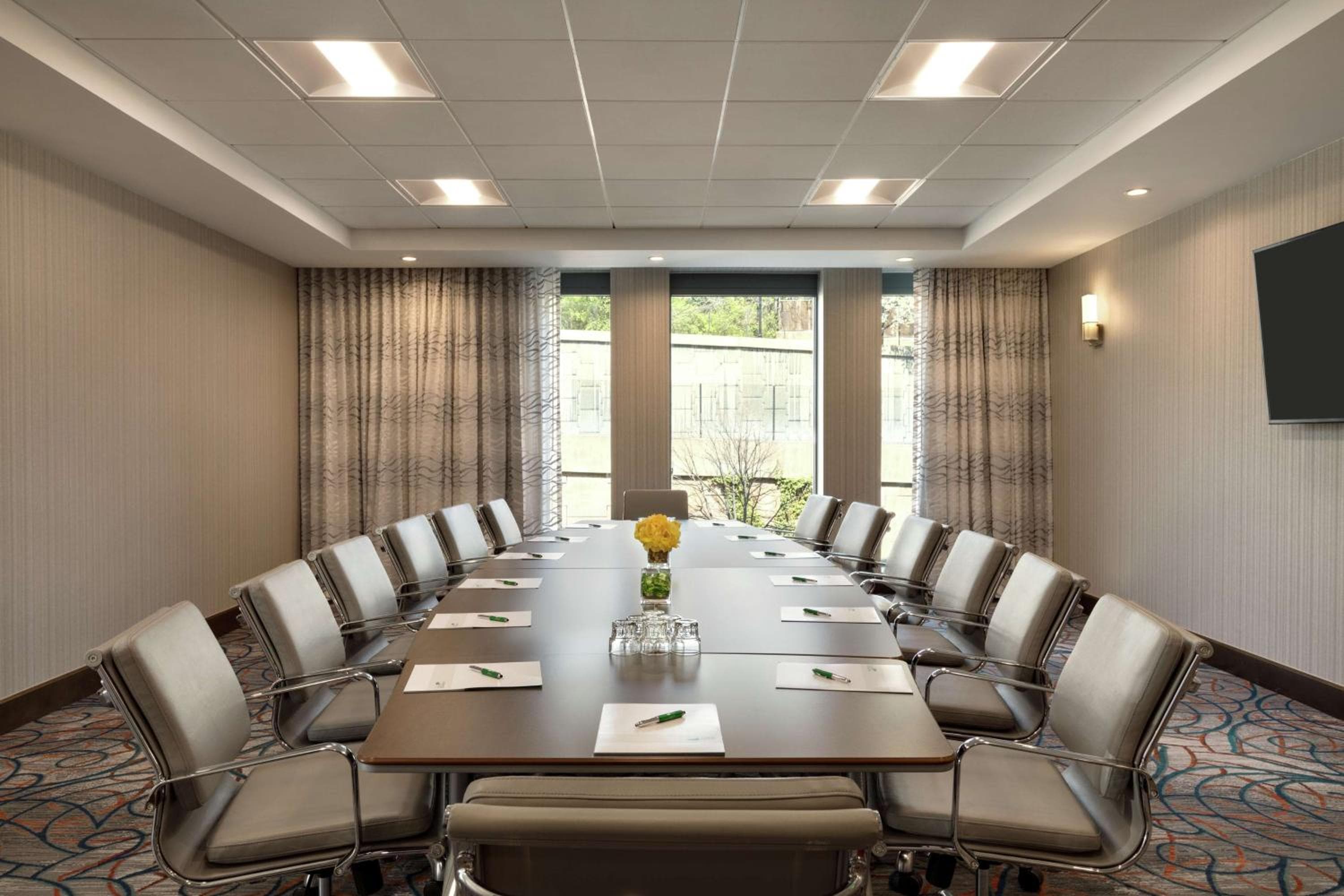 Homewood Suites By Hilton Arlington Rosslyn Key Bridge