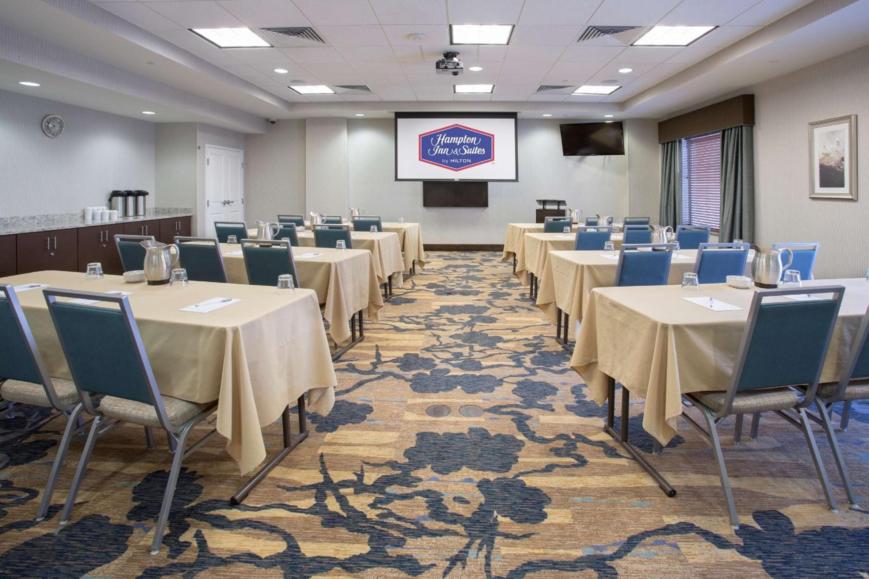 Hampton Inn & Suites Denver Airport / Gateway Park