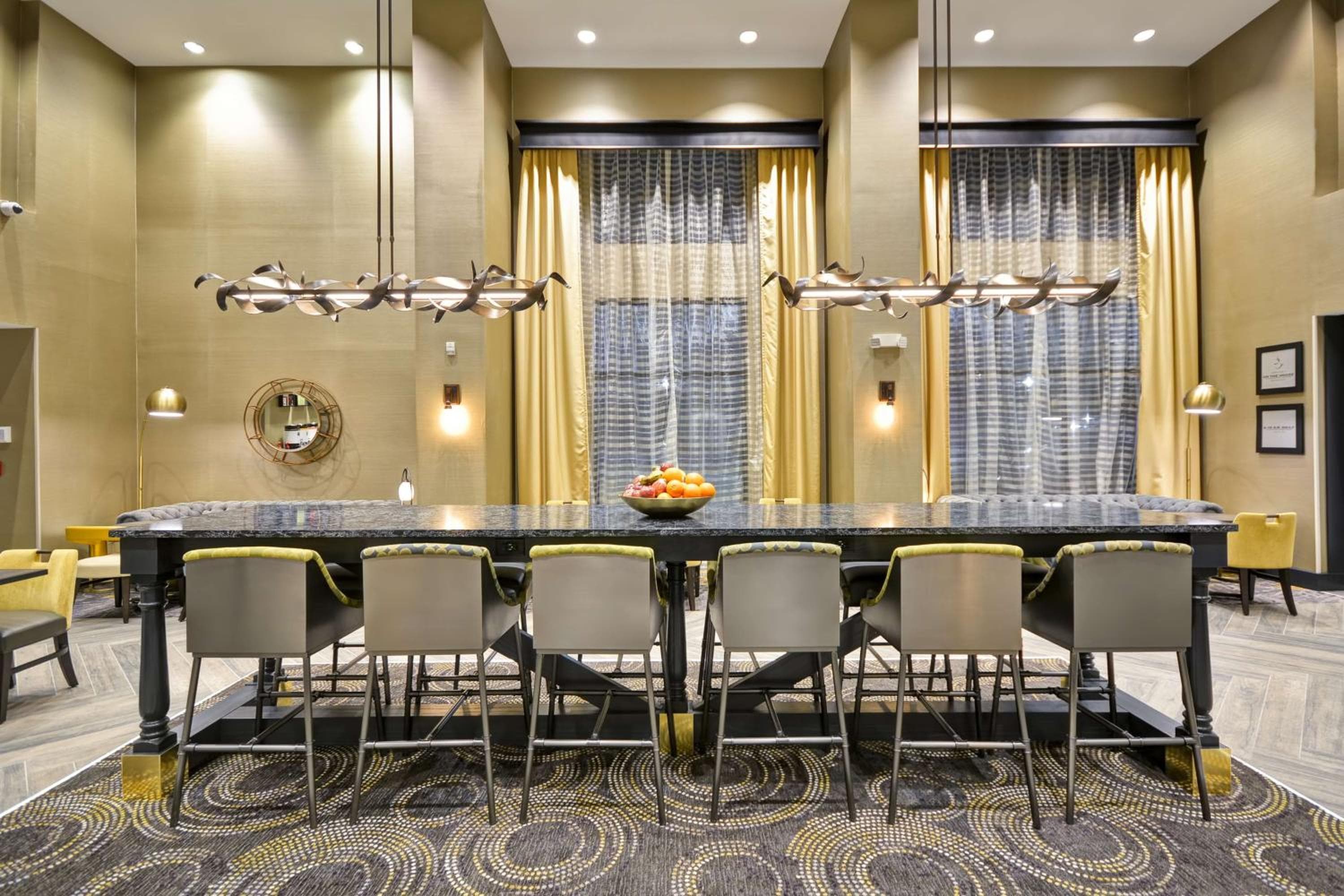 Hampton Inn & Suites Detroit/Warren