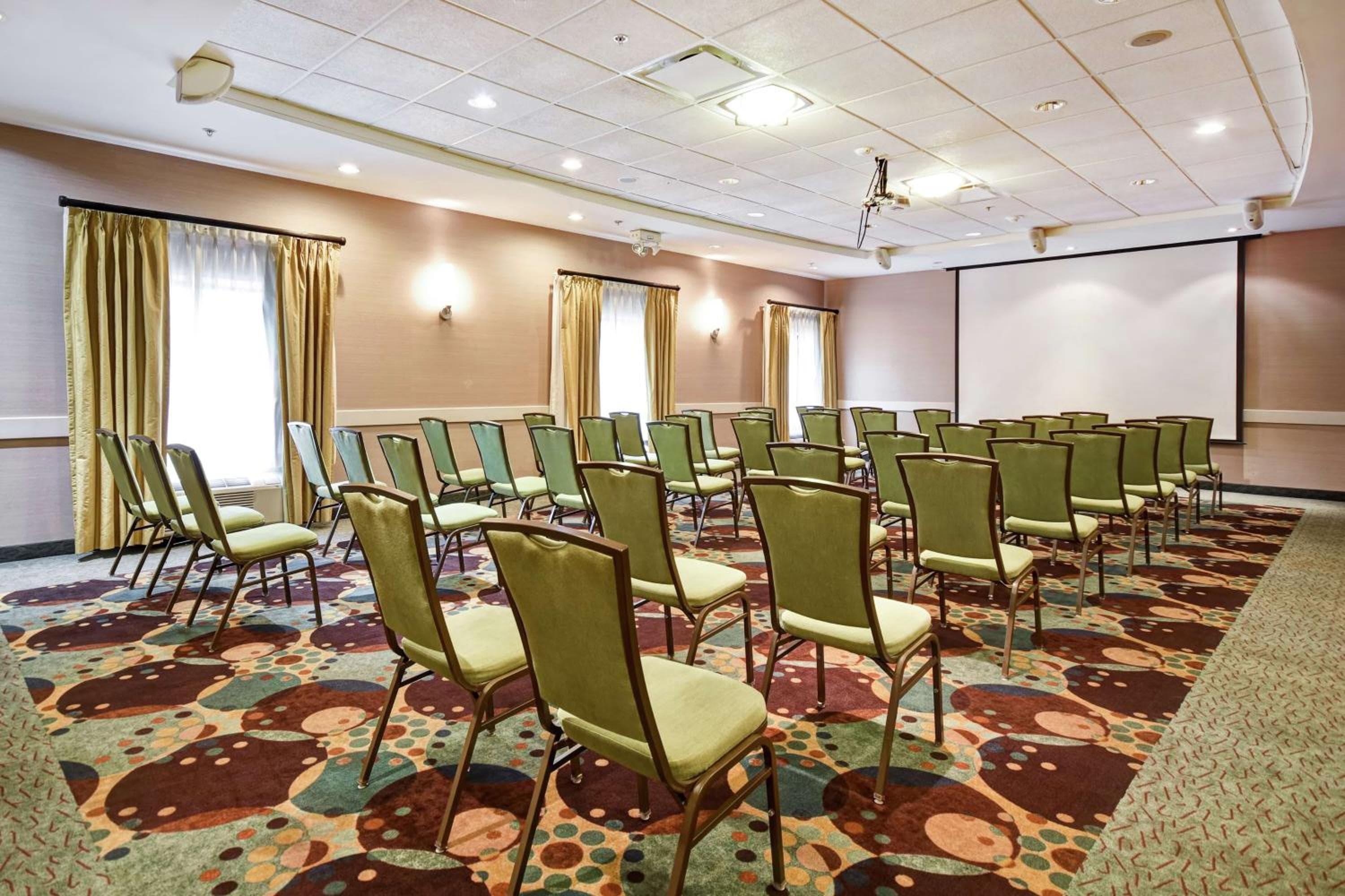 Hampton Inn & Suites Detroit-Canton