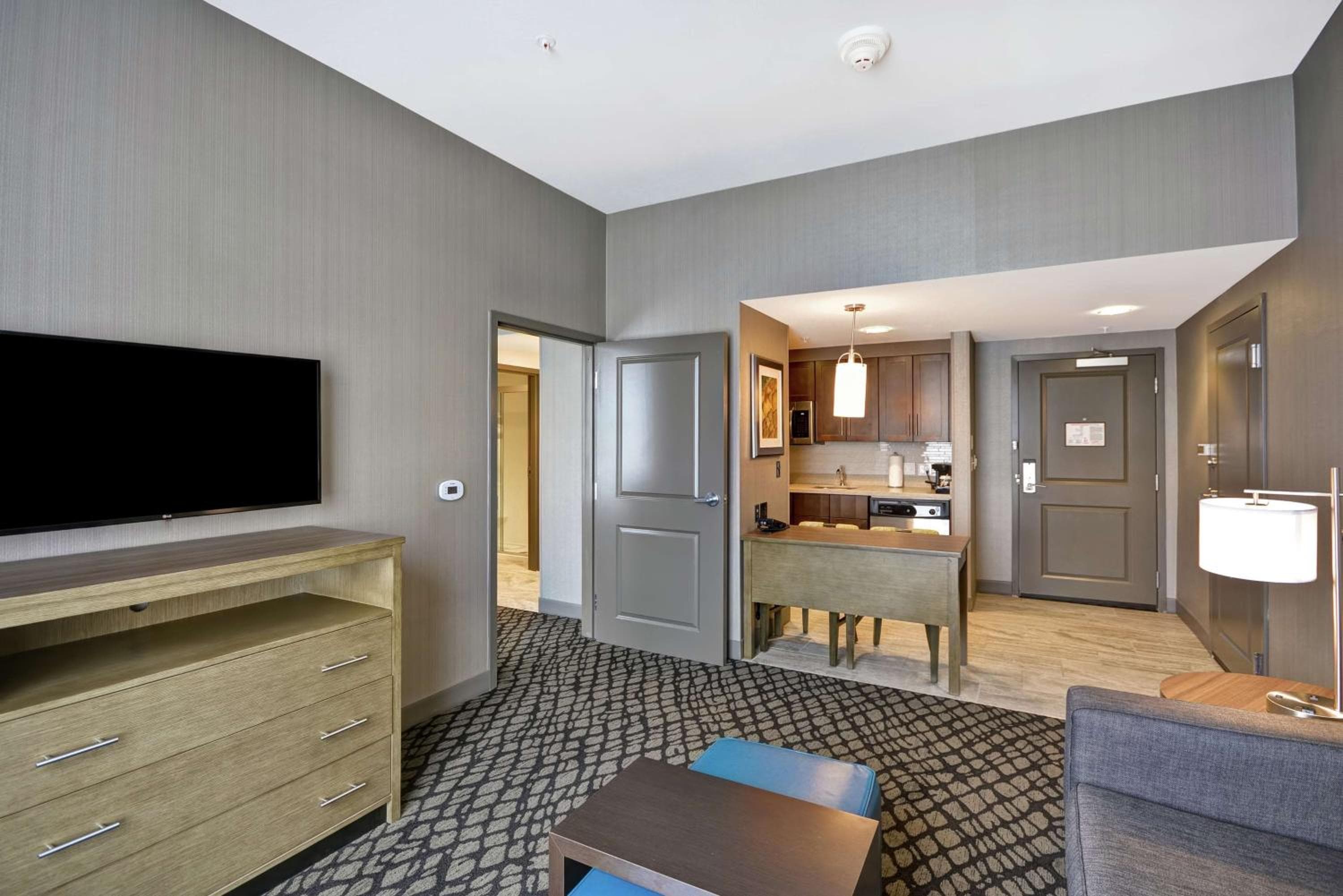 Homewood Suites By Hilton Warren Detroit