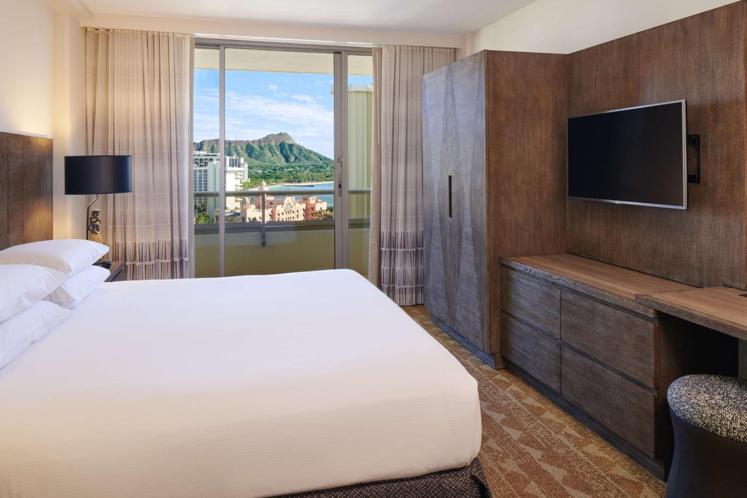 Embassy Suites by Hilton Waikiki Beach Walk