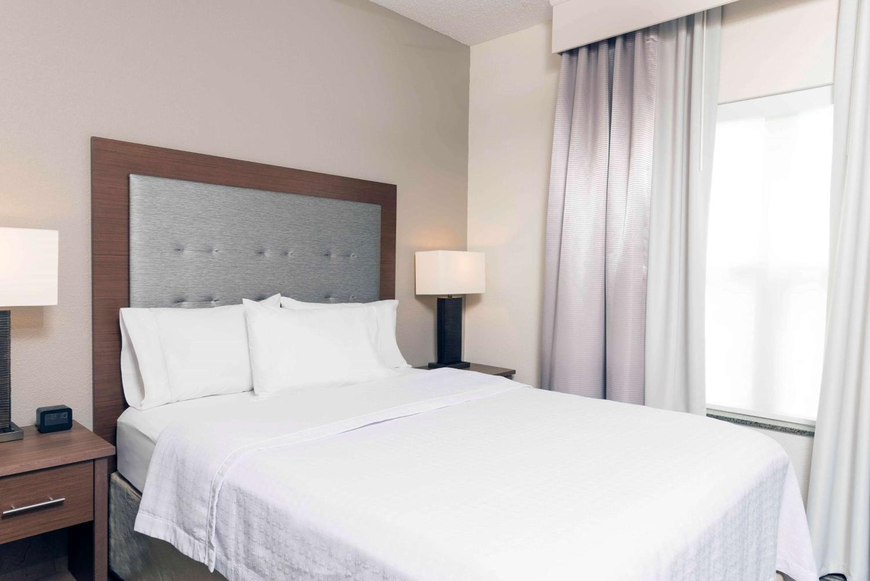 Homewood Suites by Hilton Indianapolis Airport / Plainfield