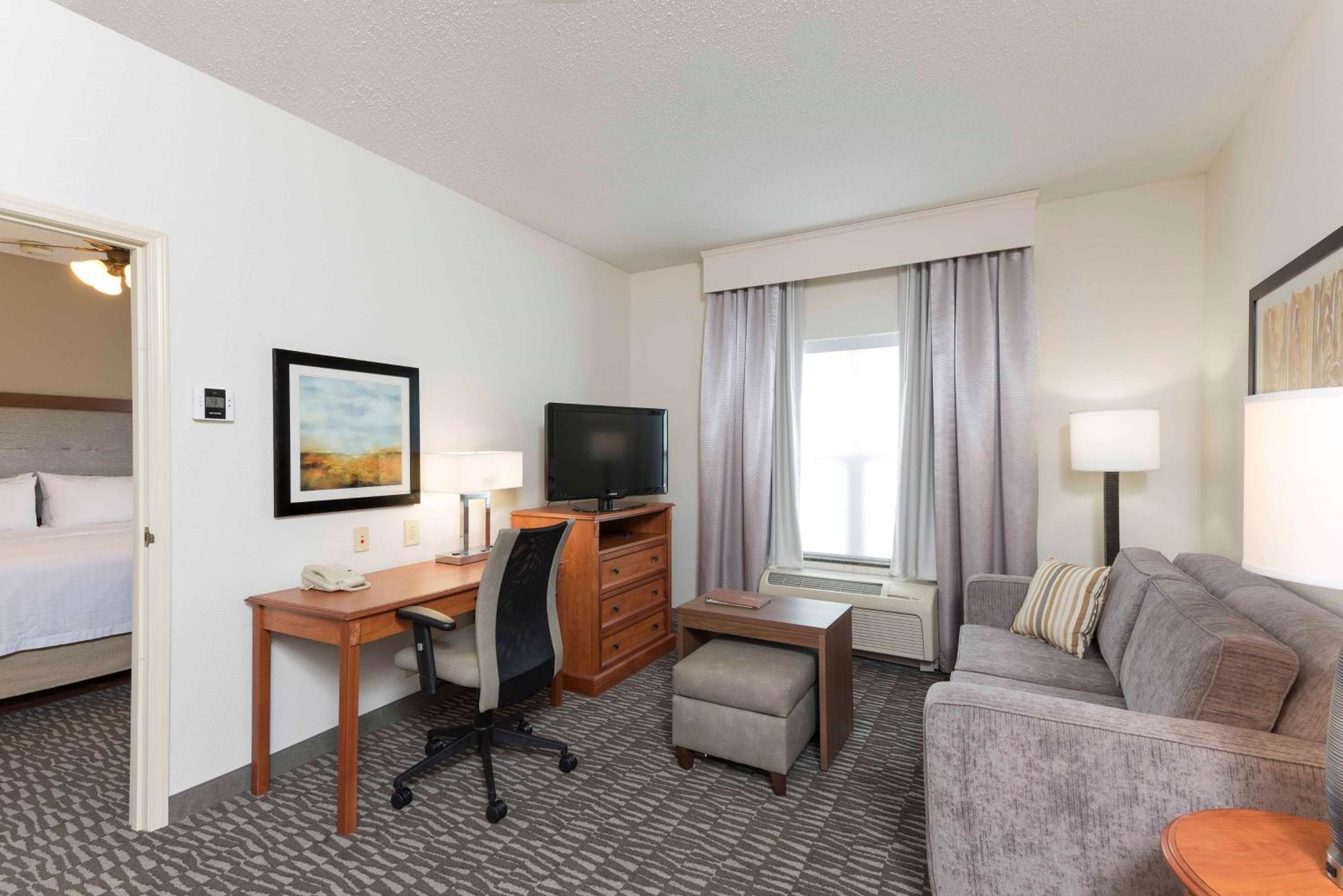 Homewood Suites by Hilton Indianapolis Airport / Plainfield