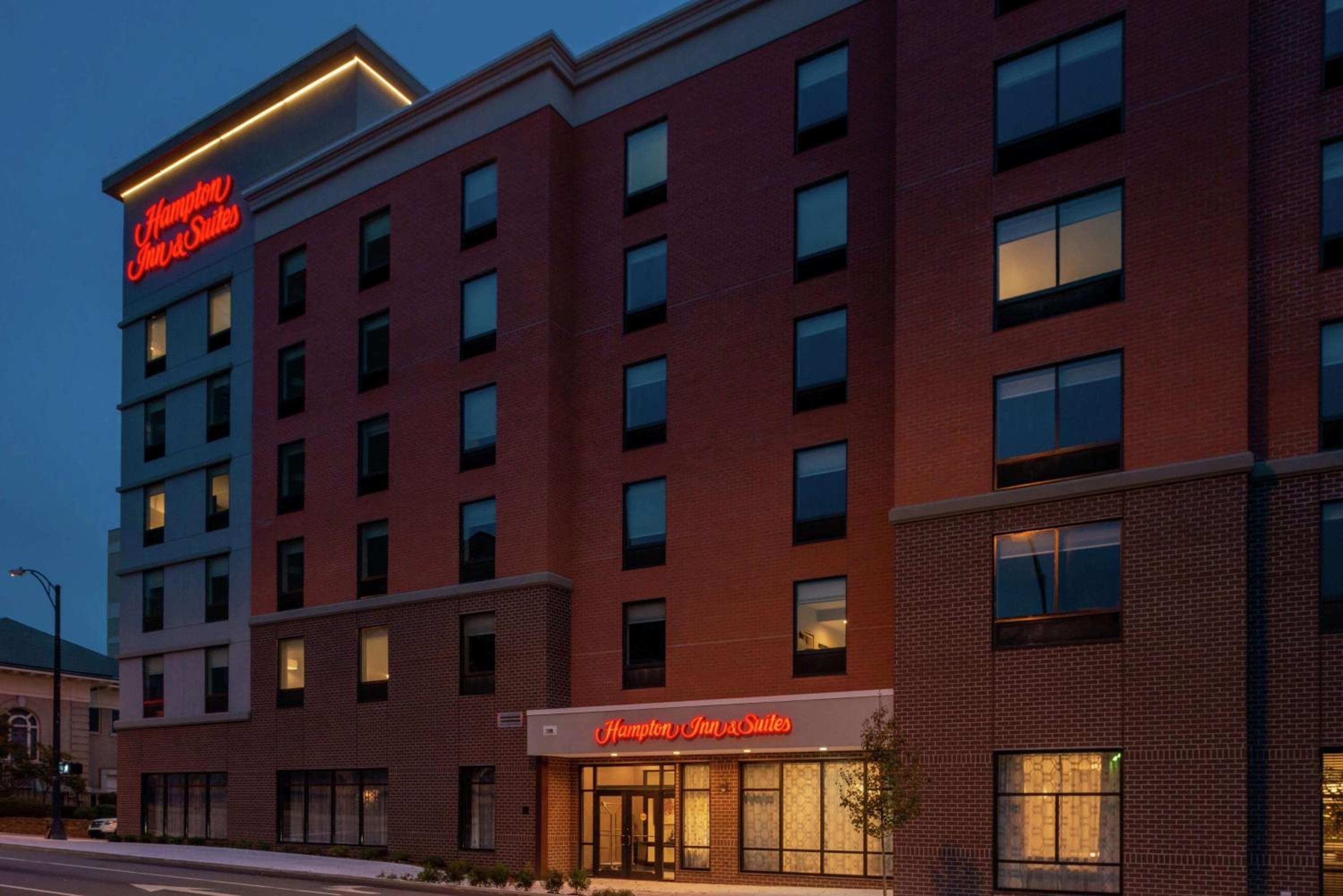 Hampton Inn & Suites Winston-Salem Downtown