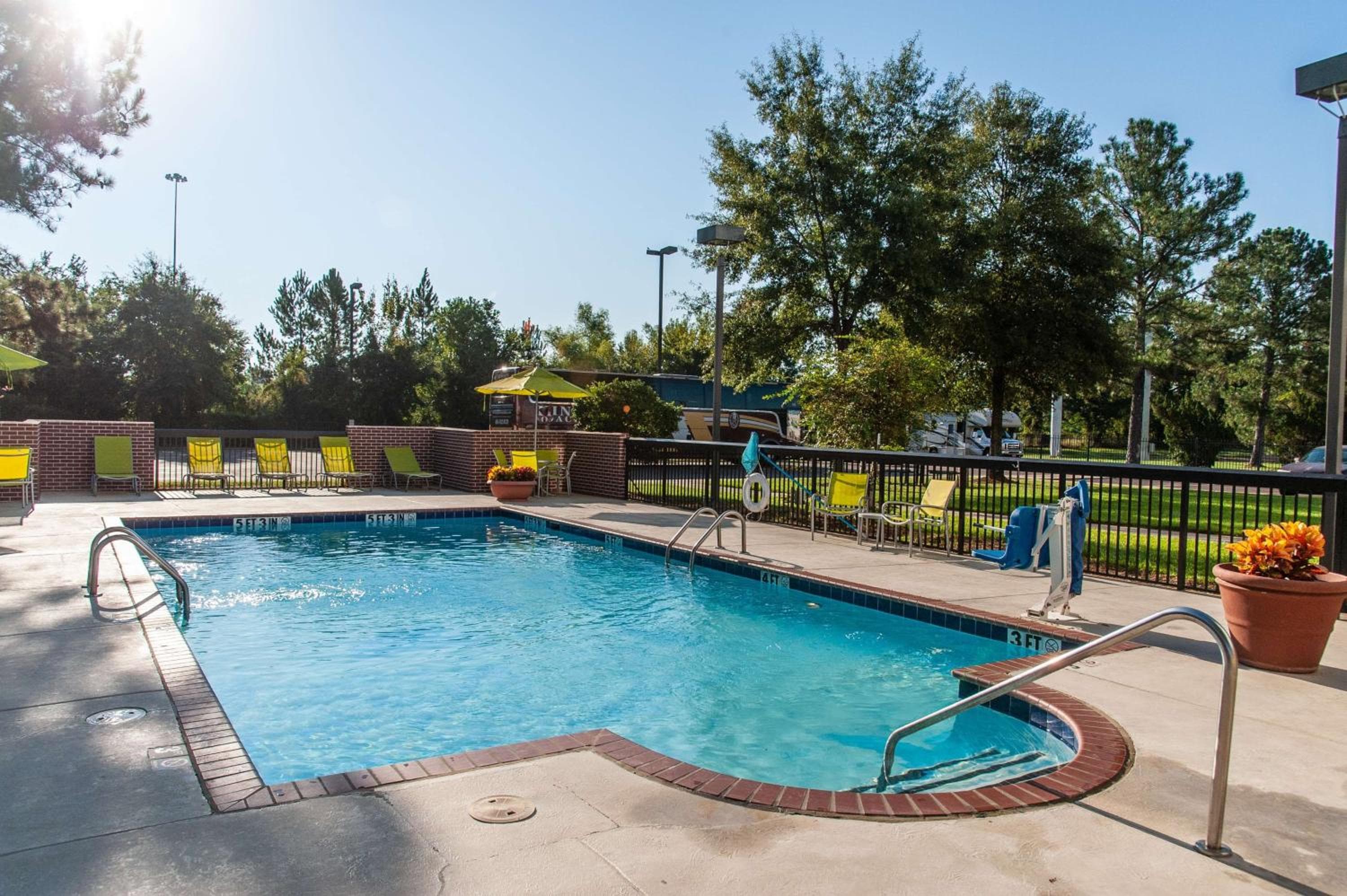 Hampton Inn & Suites Jackson Coliseum