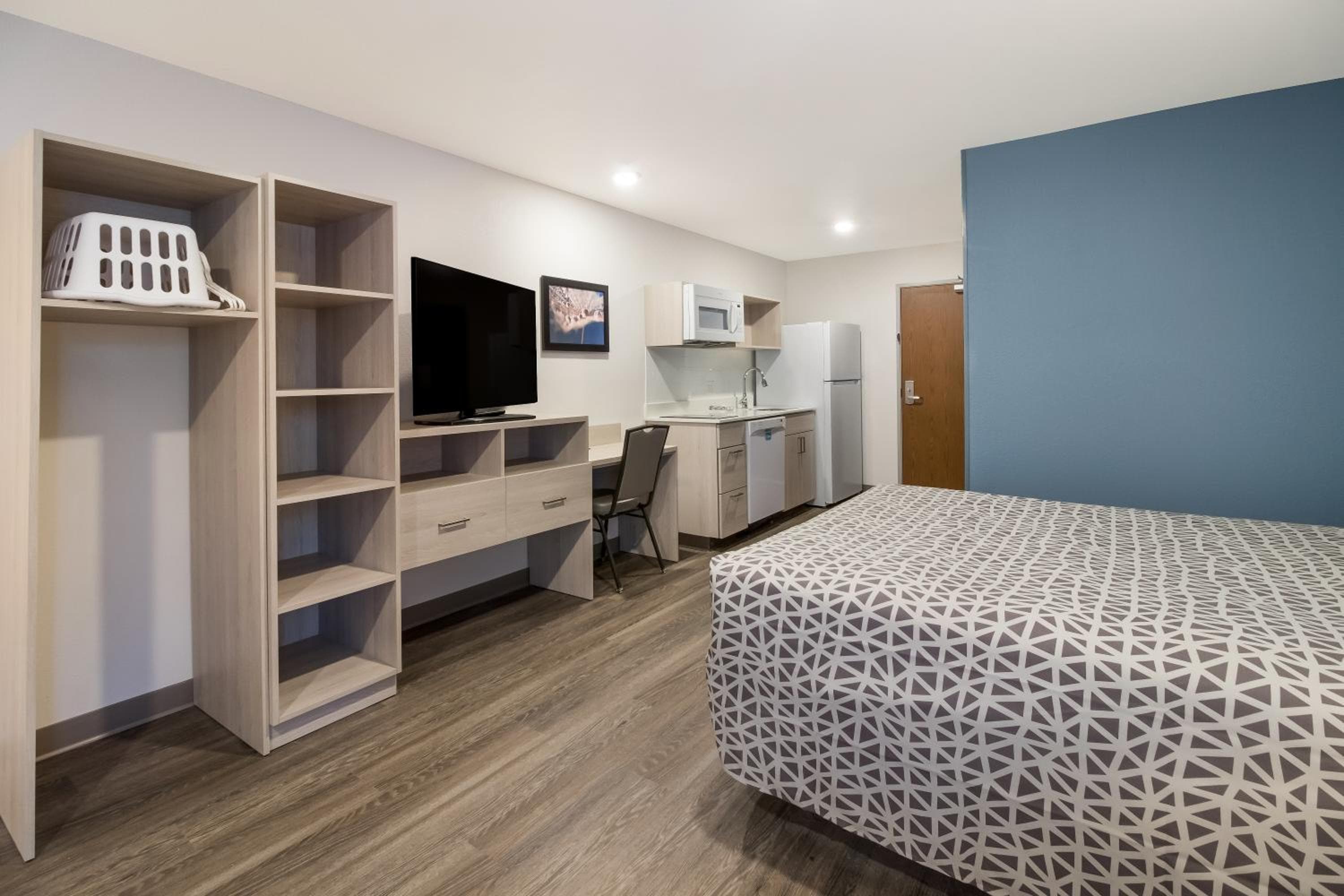 WoodSpring Suites East Lansing - University Area