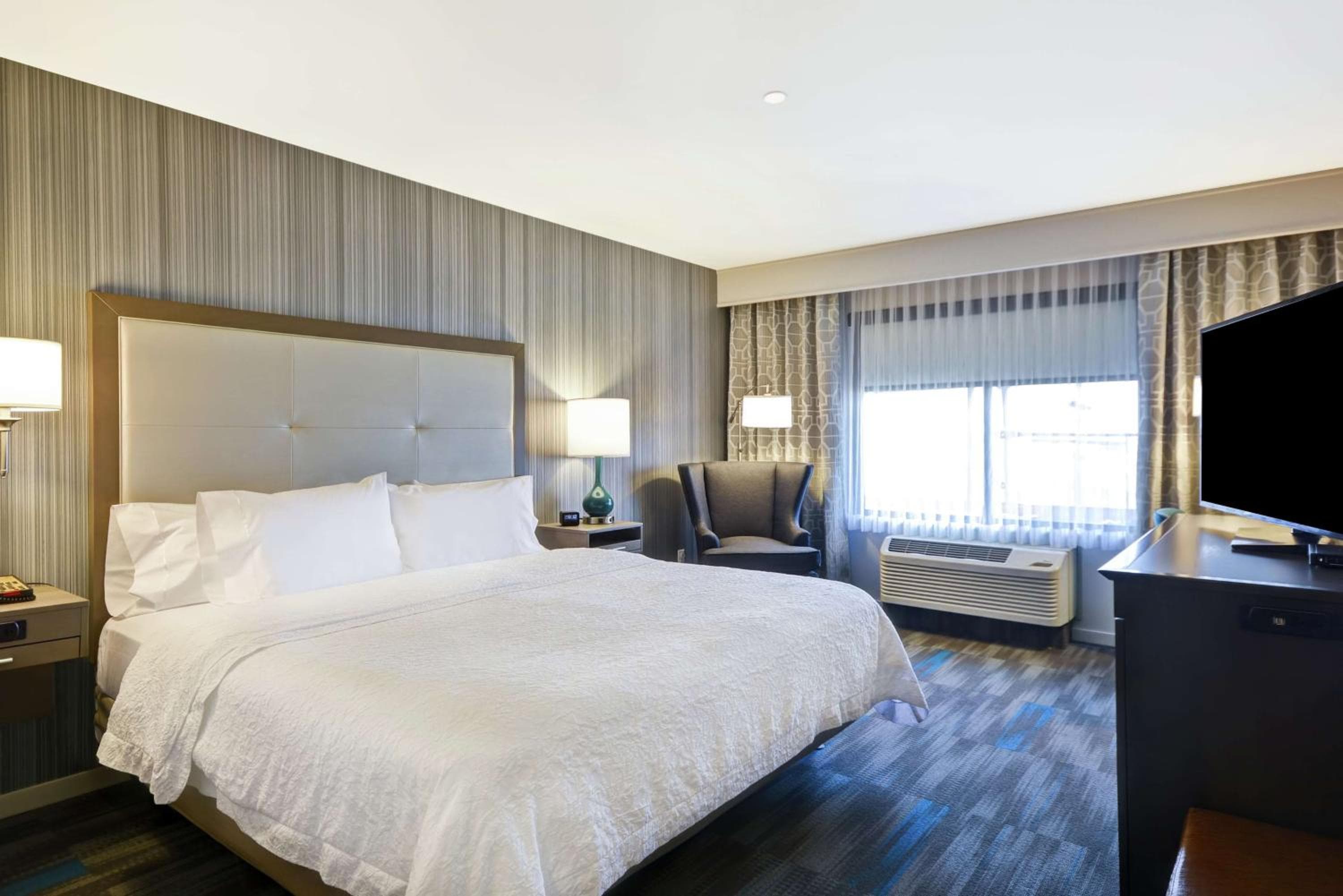 Hampton Inn & Suites Los Angeles Burbank Airport