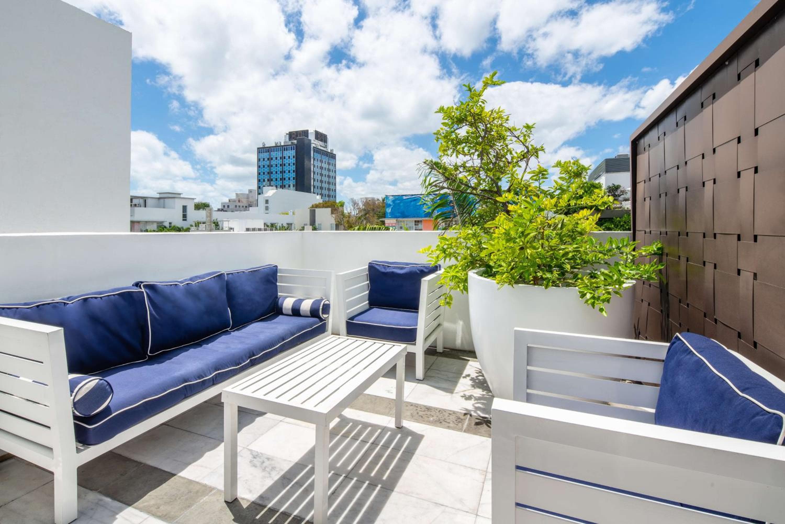 Gale South Beach, Curio Collection By Hilton