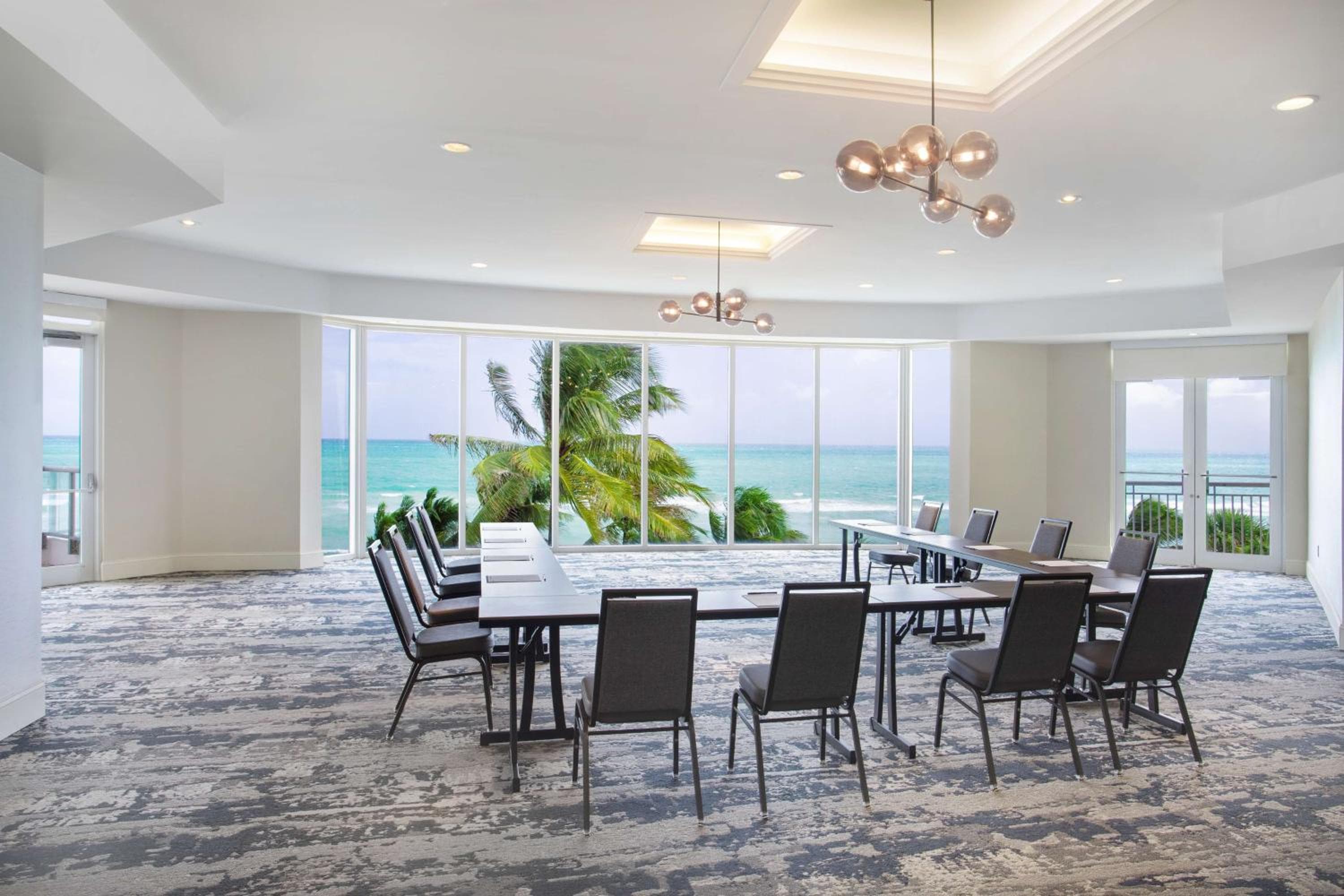 DoubleTree by Hilton Ocean Point Resort - North Miami Beach