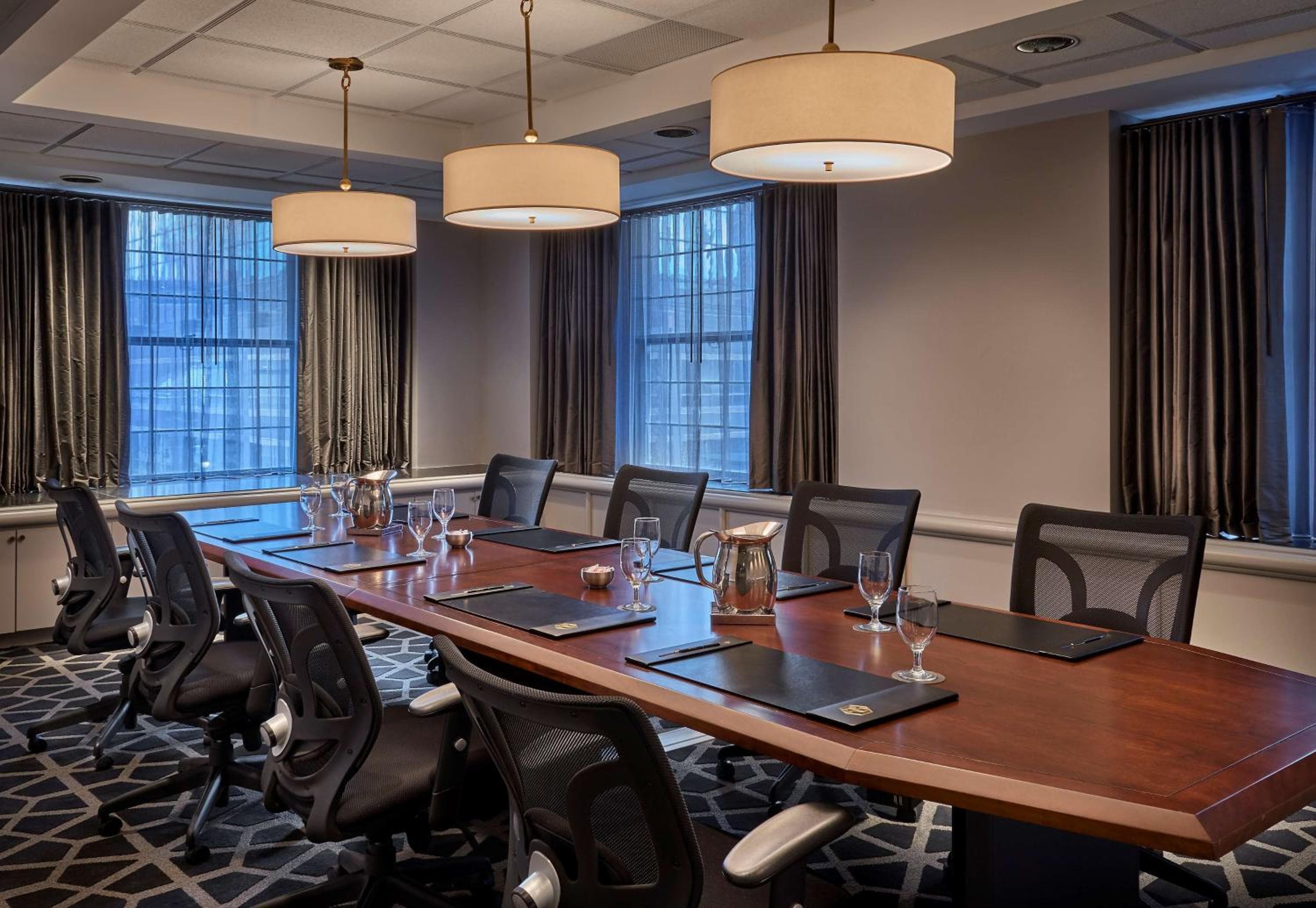 Hotel Phillips Kansas City, Curio Collection By Hilton