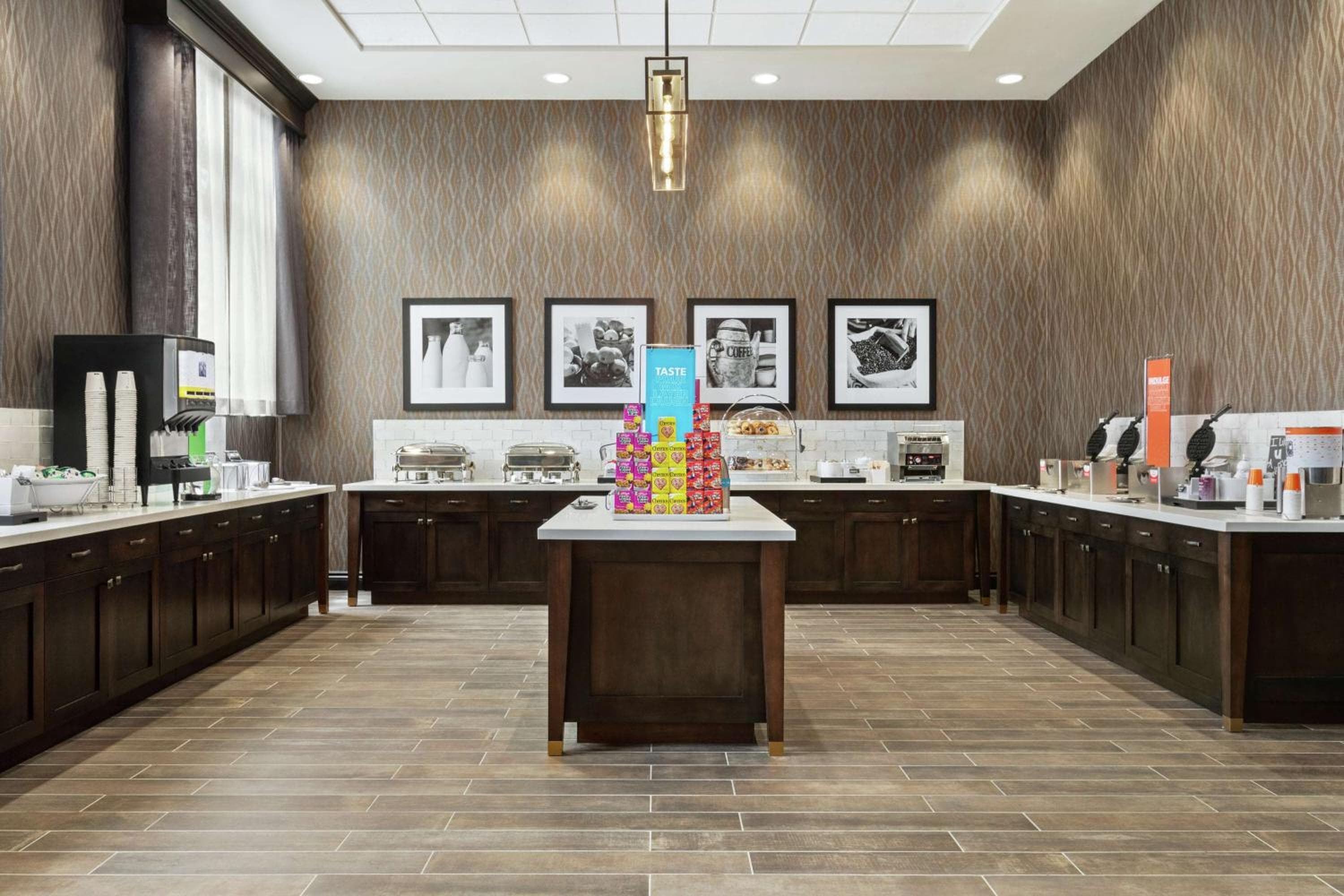 Hampton Inn Suites Kansas City Downtown Crossroads