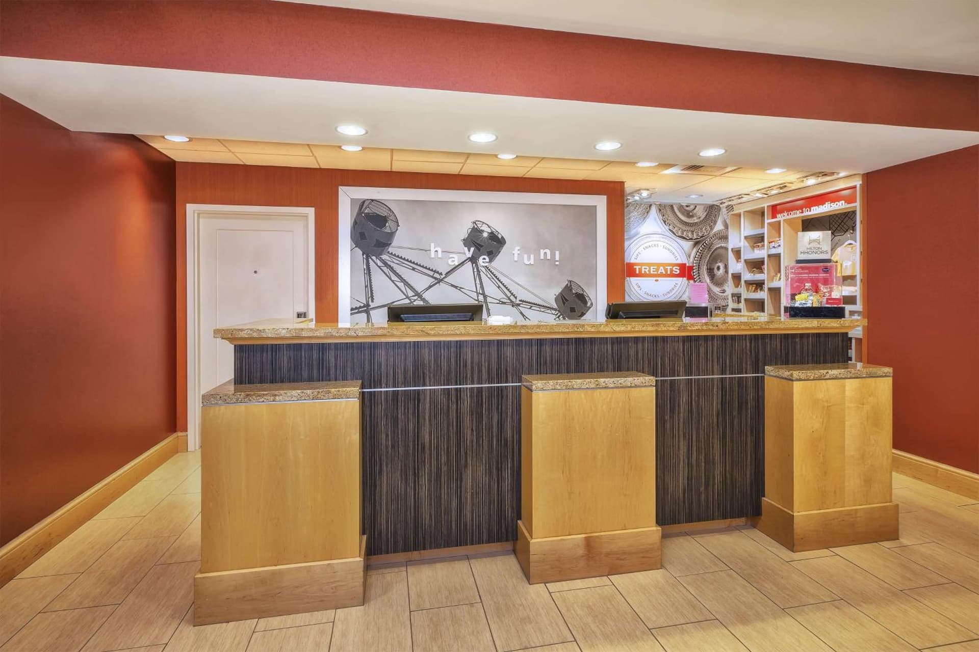 Hampton Inn & Suites Madison - West
