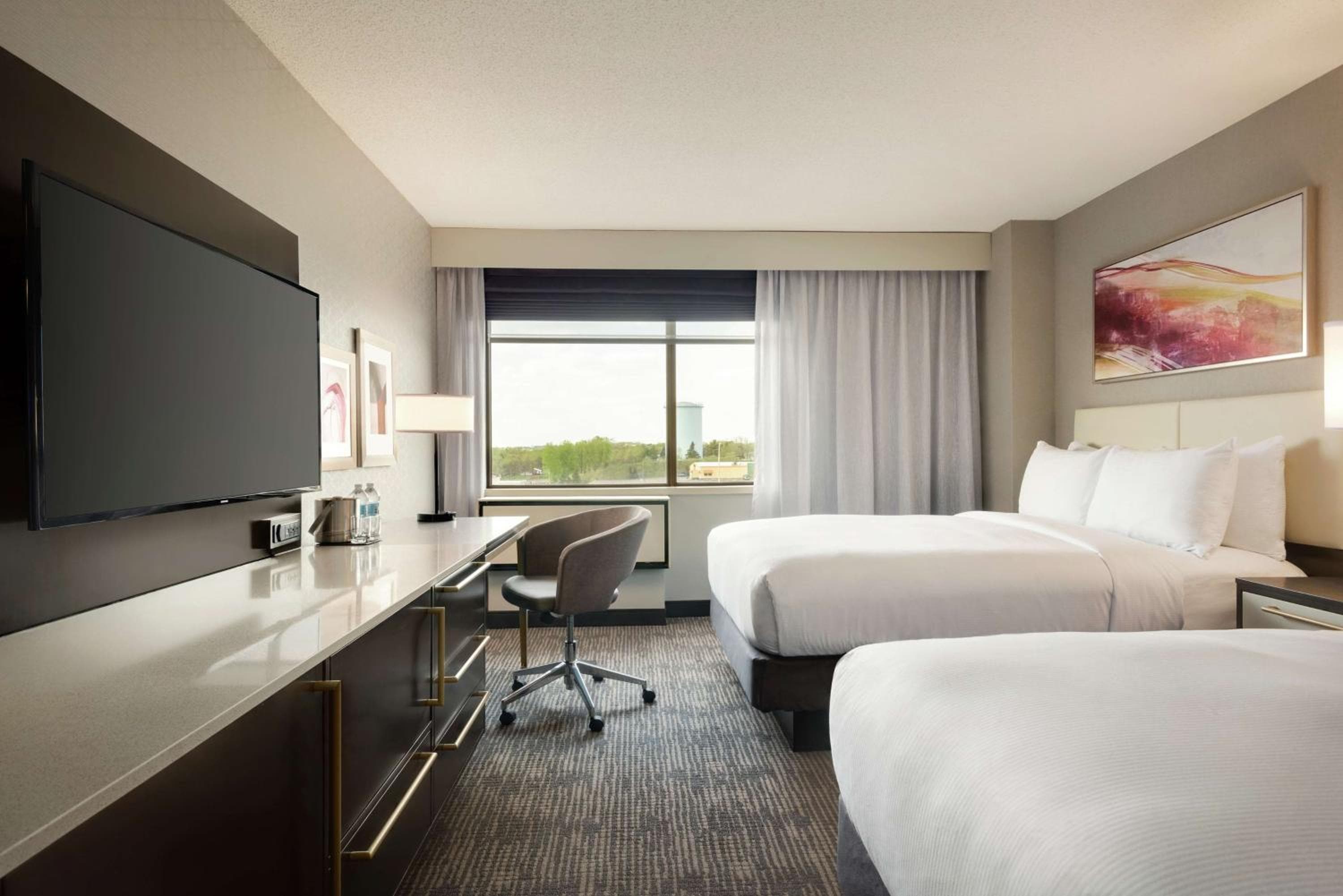 DoubleTree by Hilton St. Paul, MN