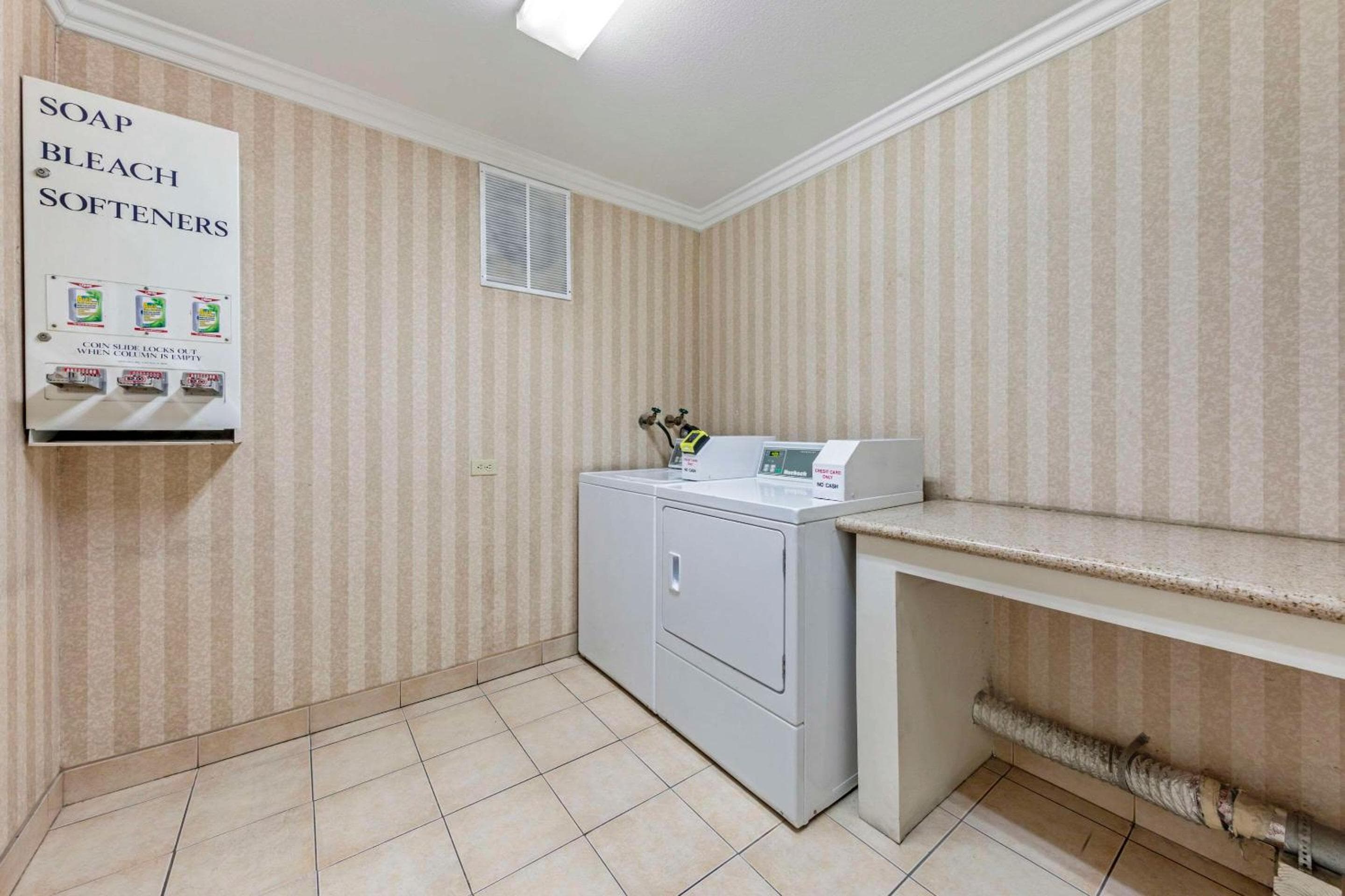 Quality Inn & Suites Anaheim Maingate