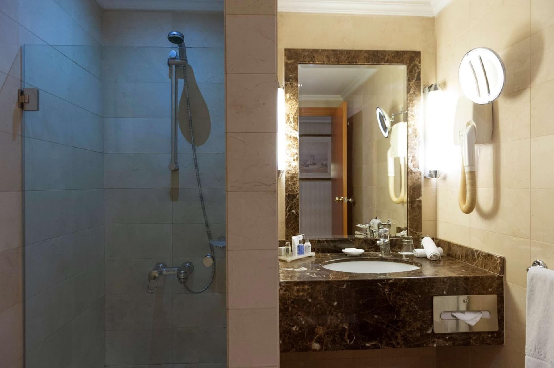 Radisson Blu Martinez Beirut