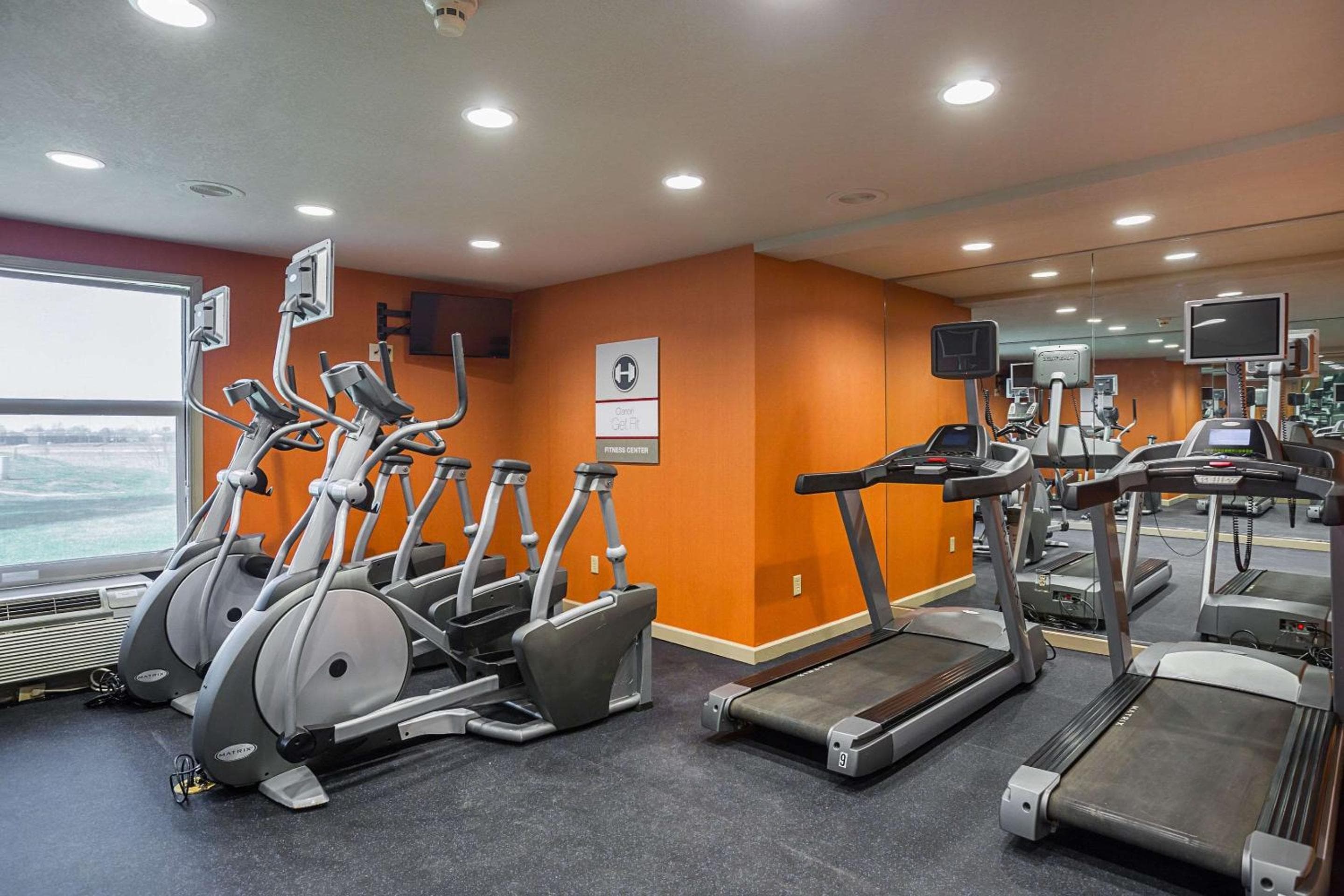 Clarion Inn & Suites Evansville Eastland Area