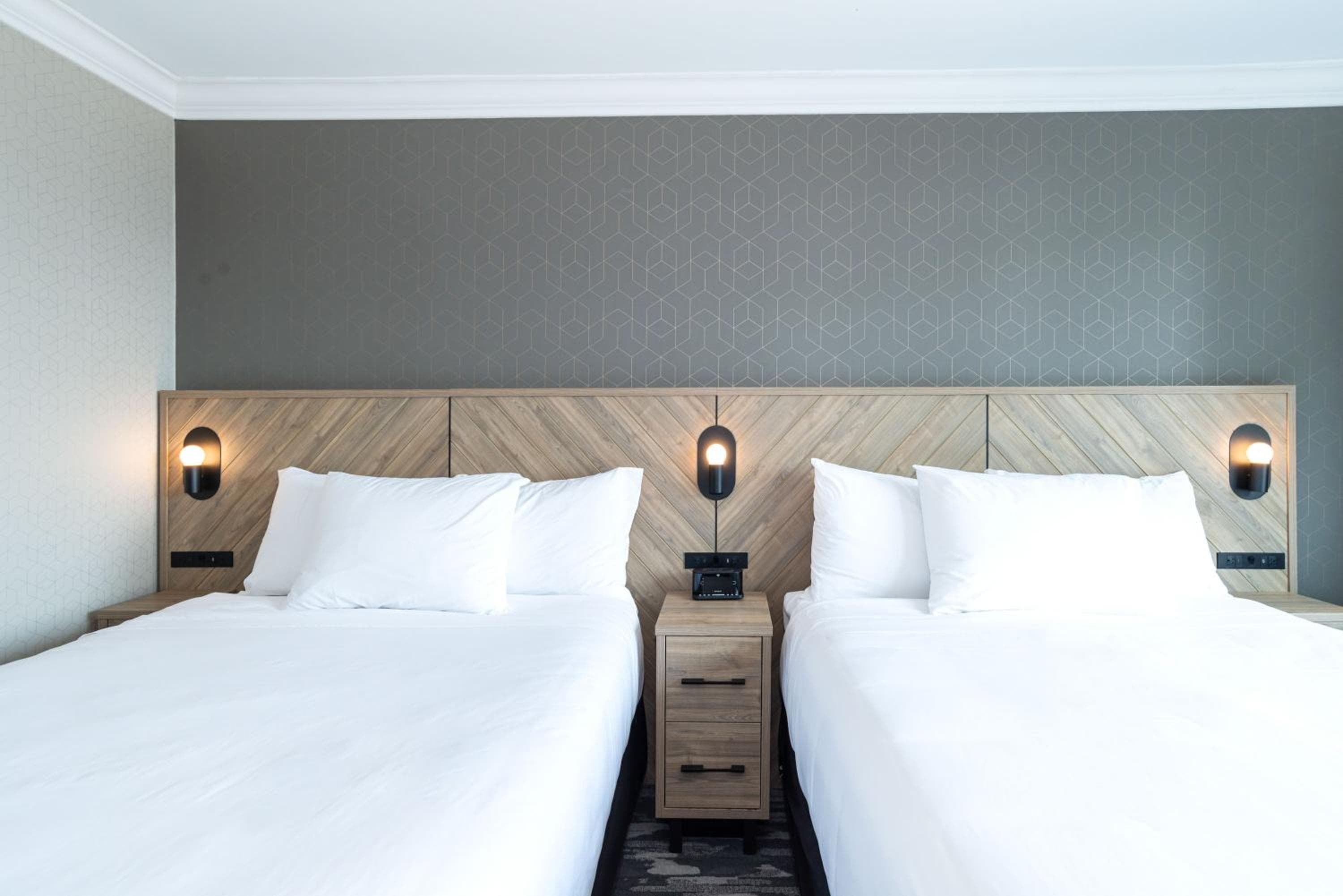 Sandman Signature Vancouver Downtown Hotel