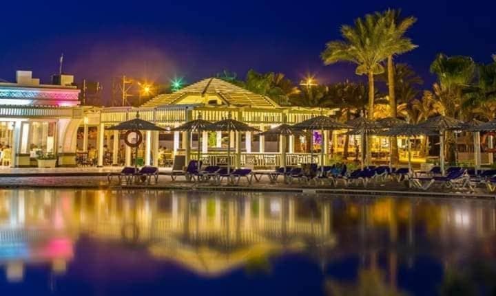 Mirage bay hotel and aqua park