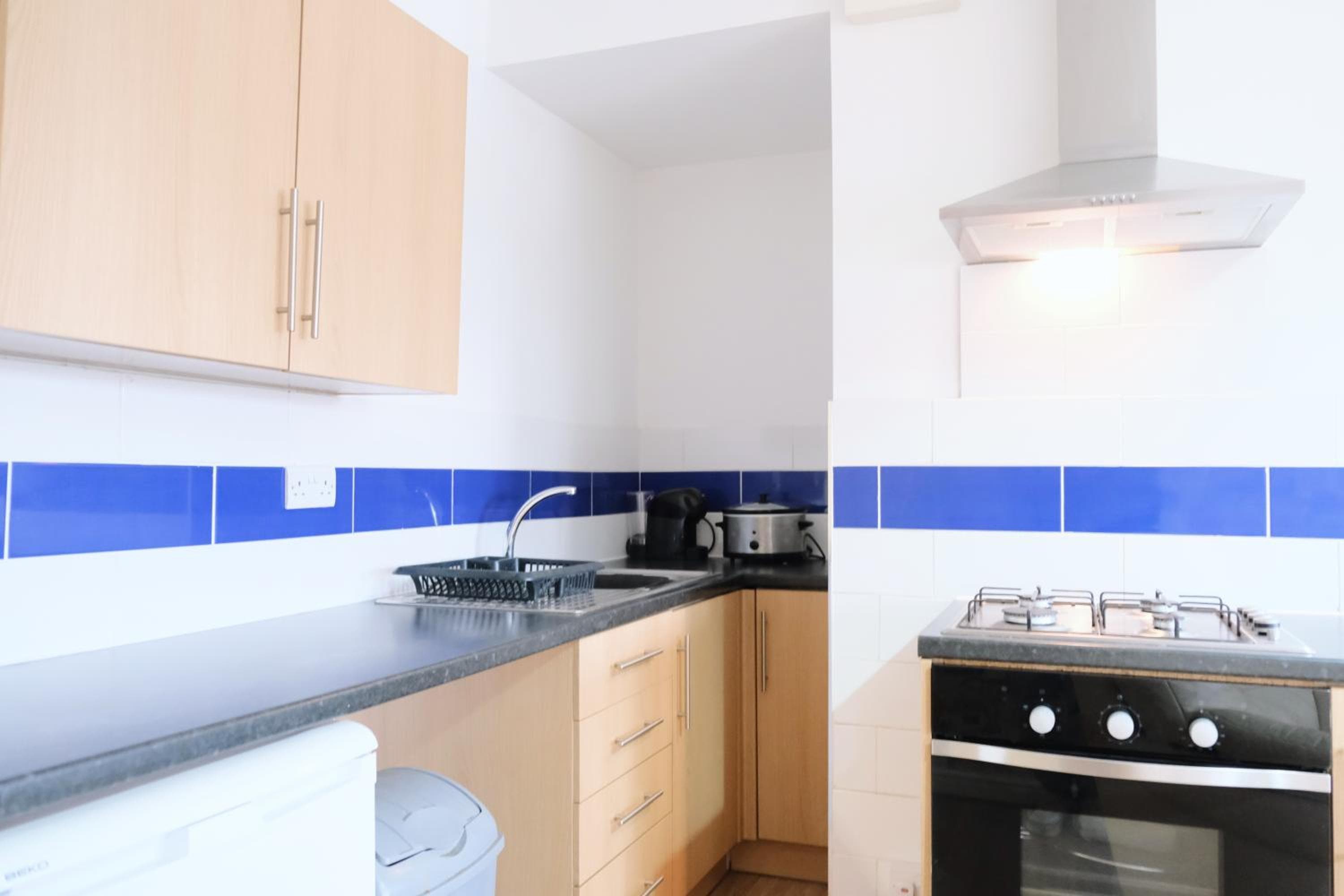 Bee Stays - Crossbar Hotel One-Bedroom Flats