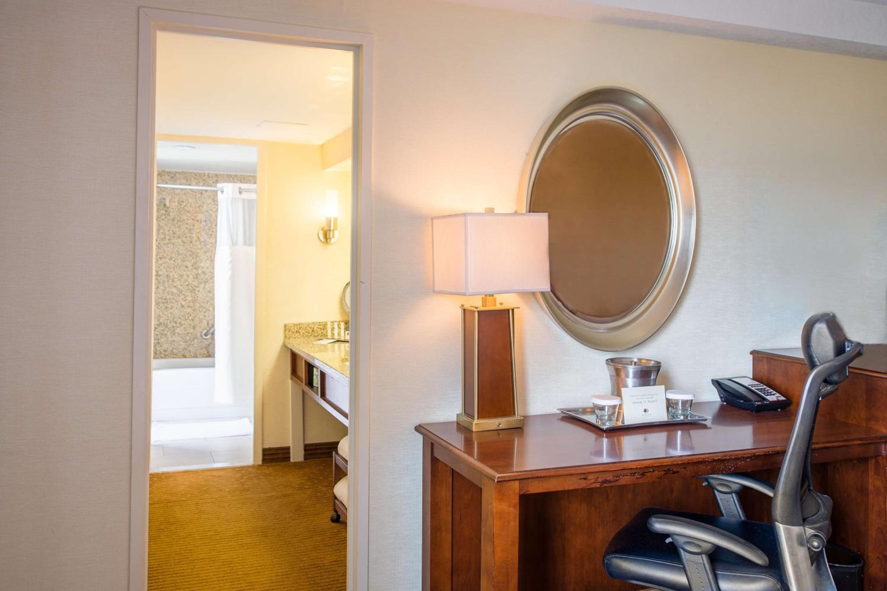 DoubleTree by Hilton Philadelphia Airport