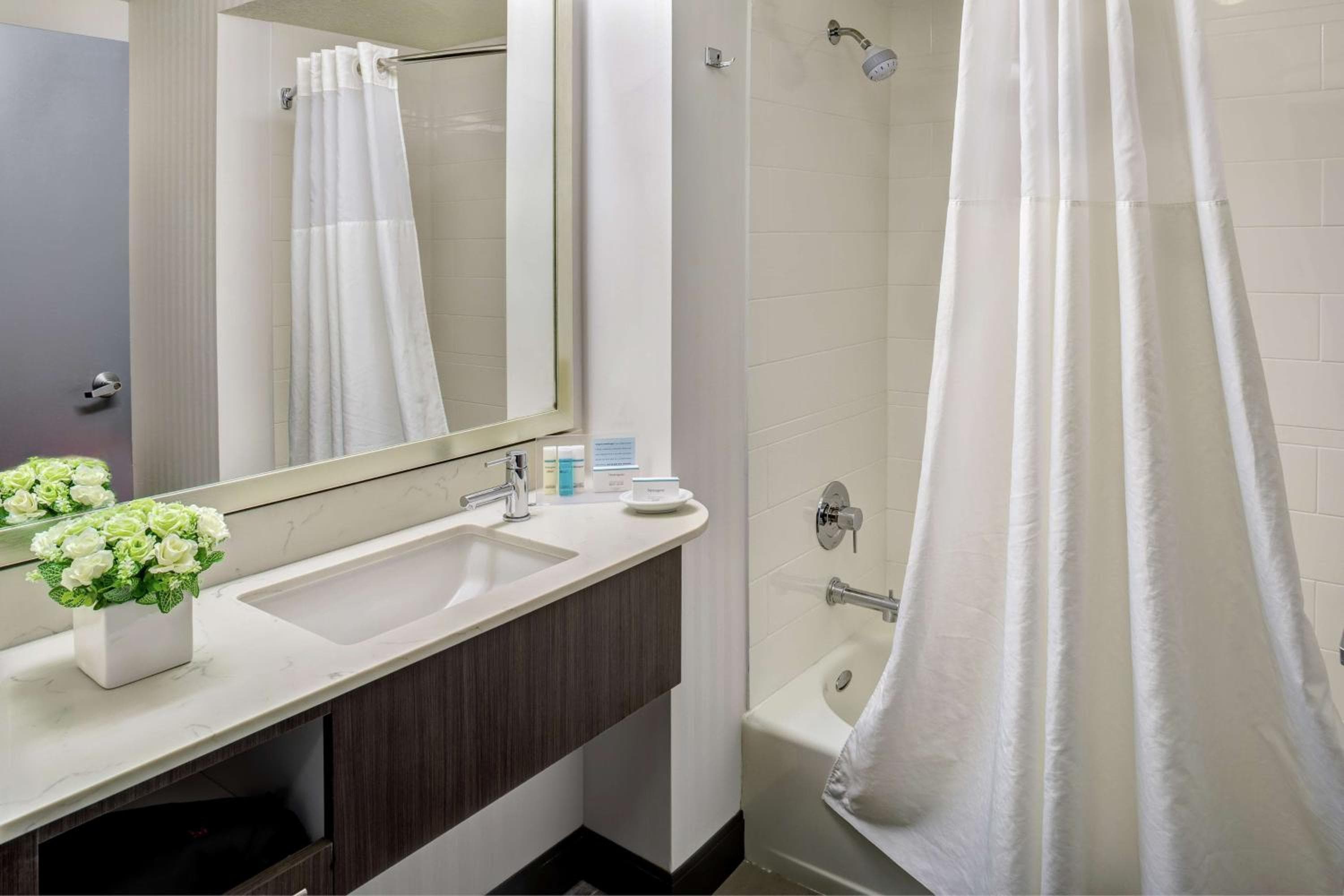 Hampton Inn & Suites Palm Desert