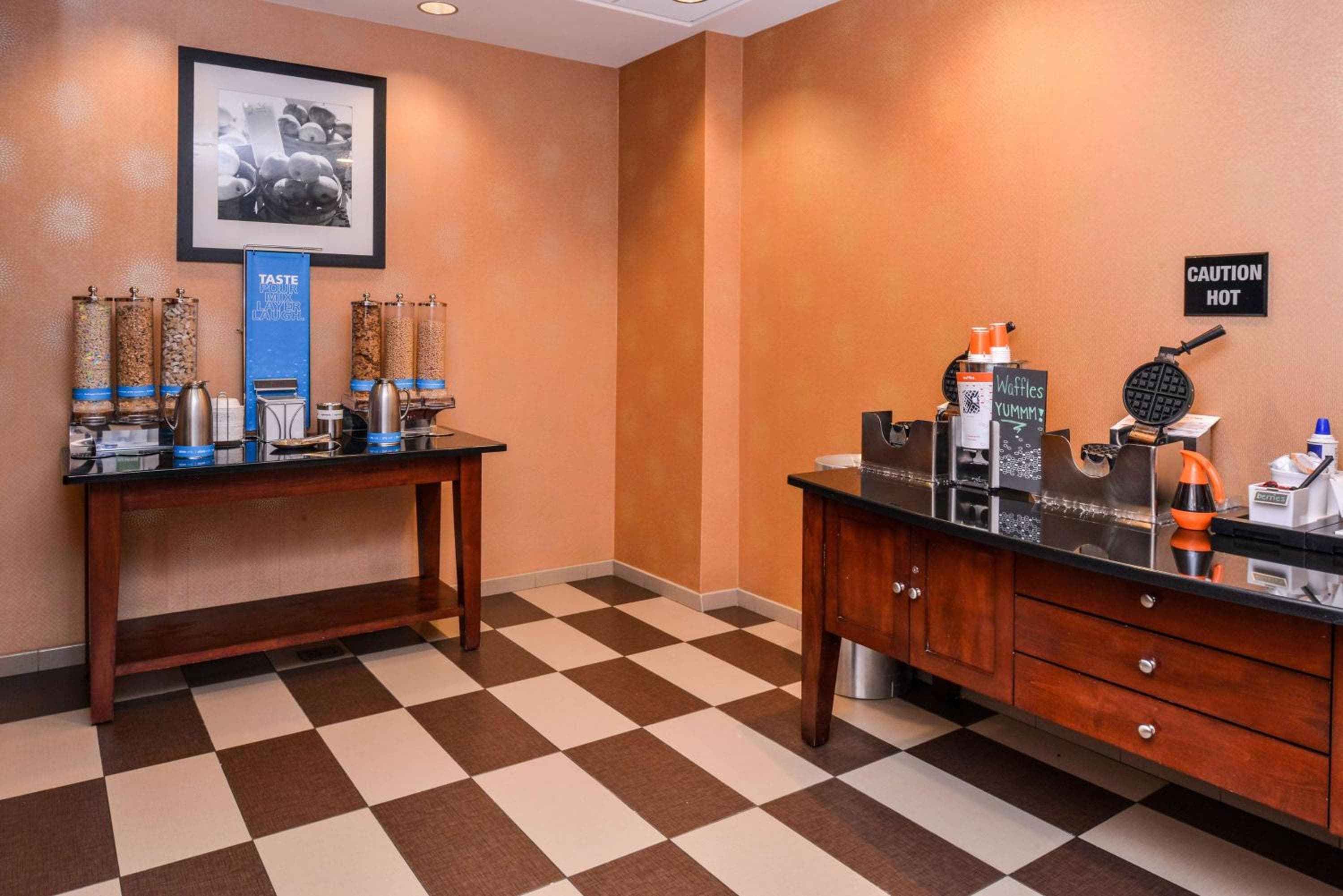 Hampton Inn & Suites by Hilton Plymouth