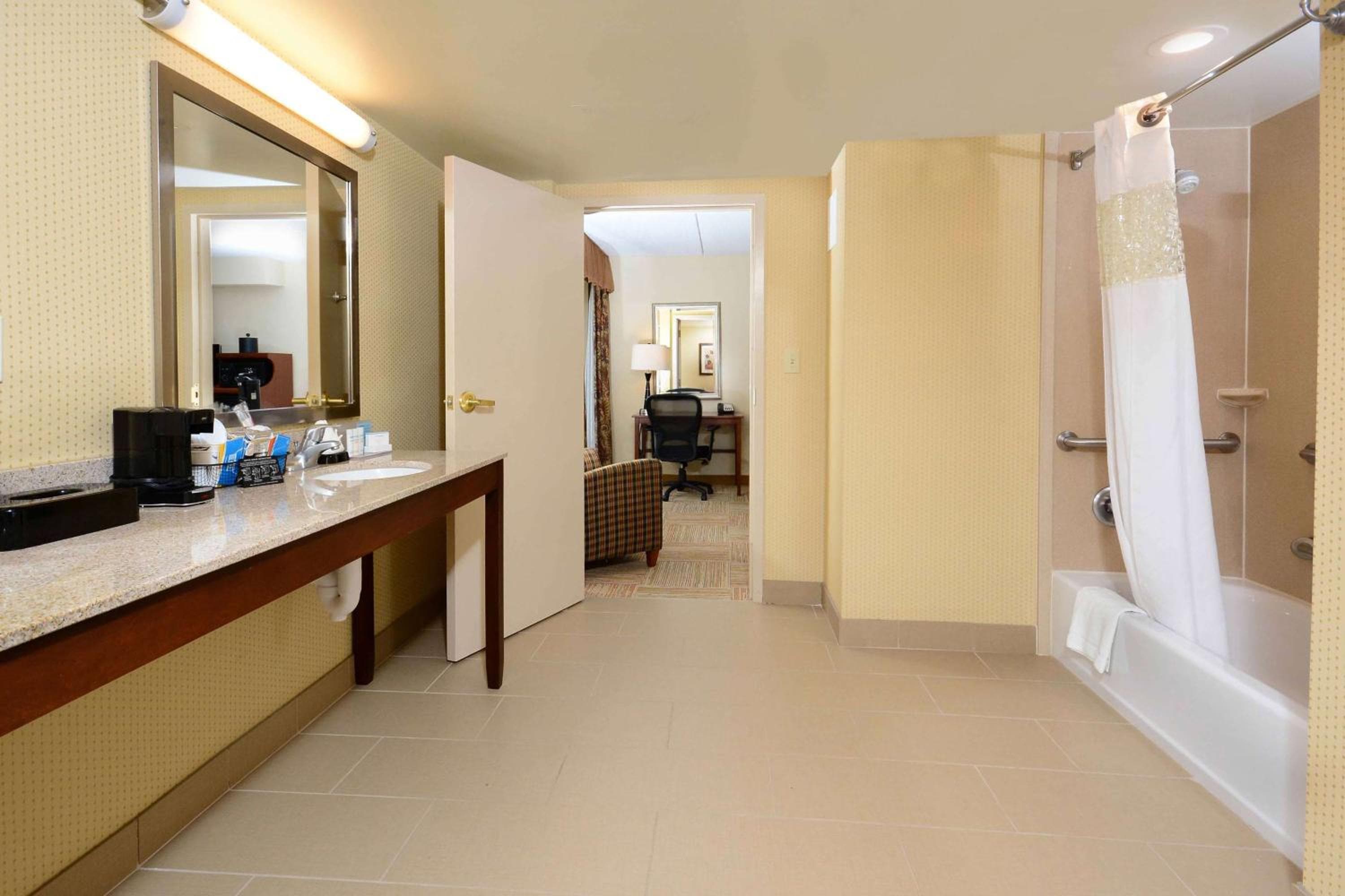 Hampton Inn Raleigh Capital Blvd North