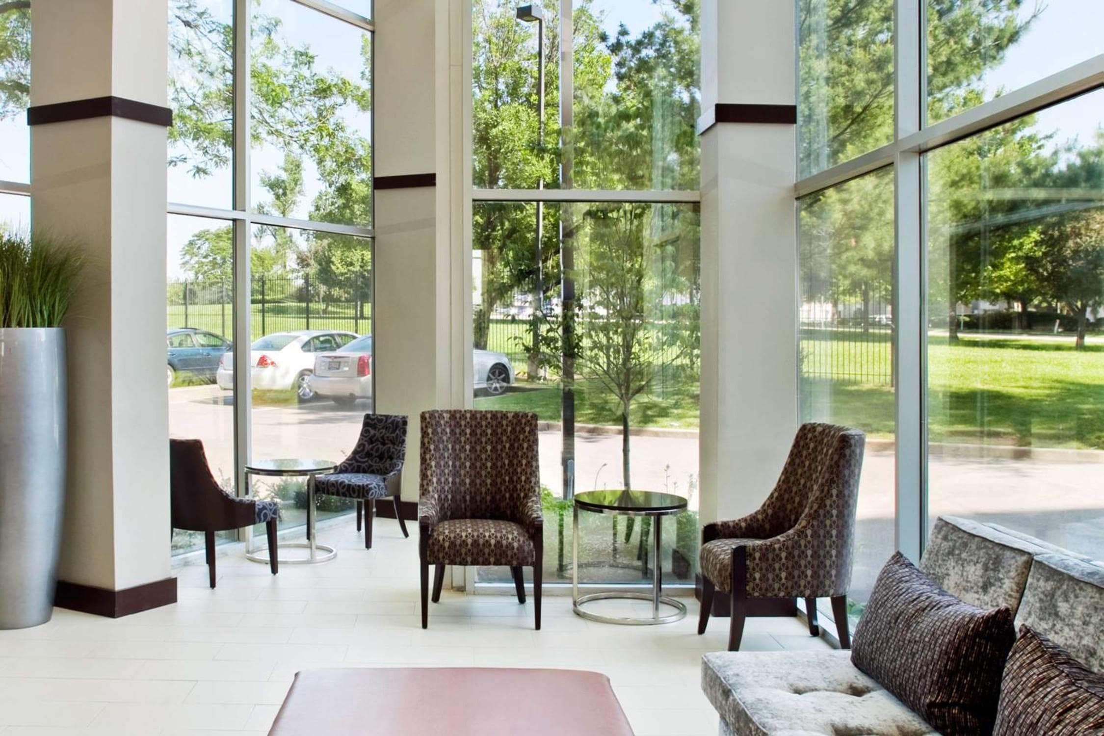 Embassy Suites by Hilton St Louis Airport