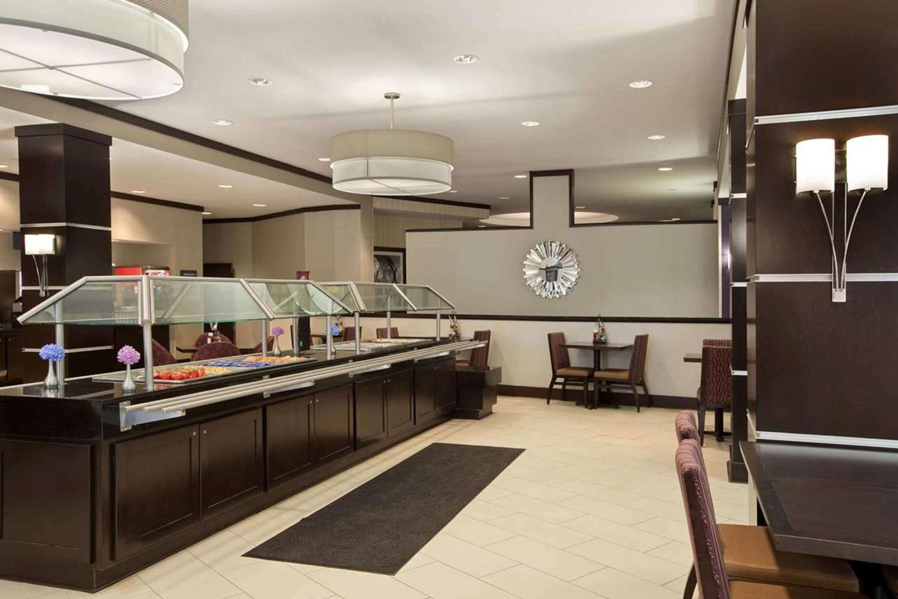 Embassy Suites by Hilton St Louis Airport